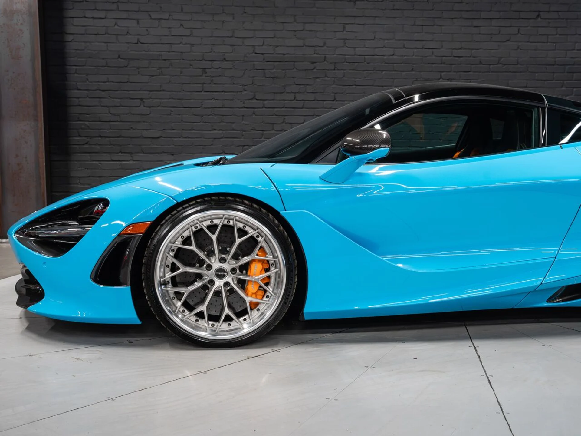 mph017_3115196213_mclaren_720s_2018_624040b8d7