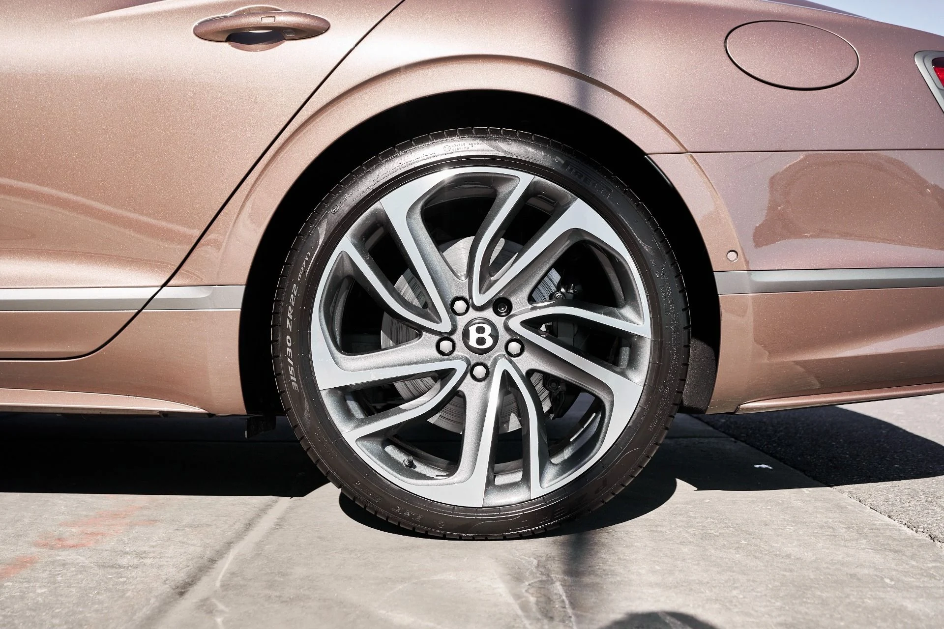 mph017_3120232388_Used_2025_Bentley_Flying_Spur_Speed_1762569178_38693c7626