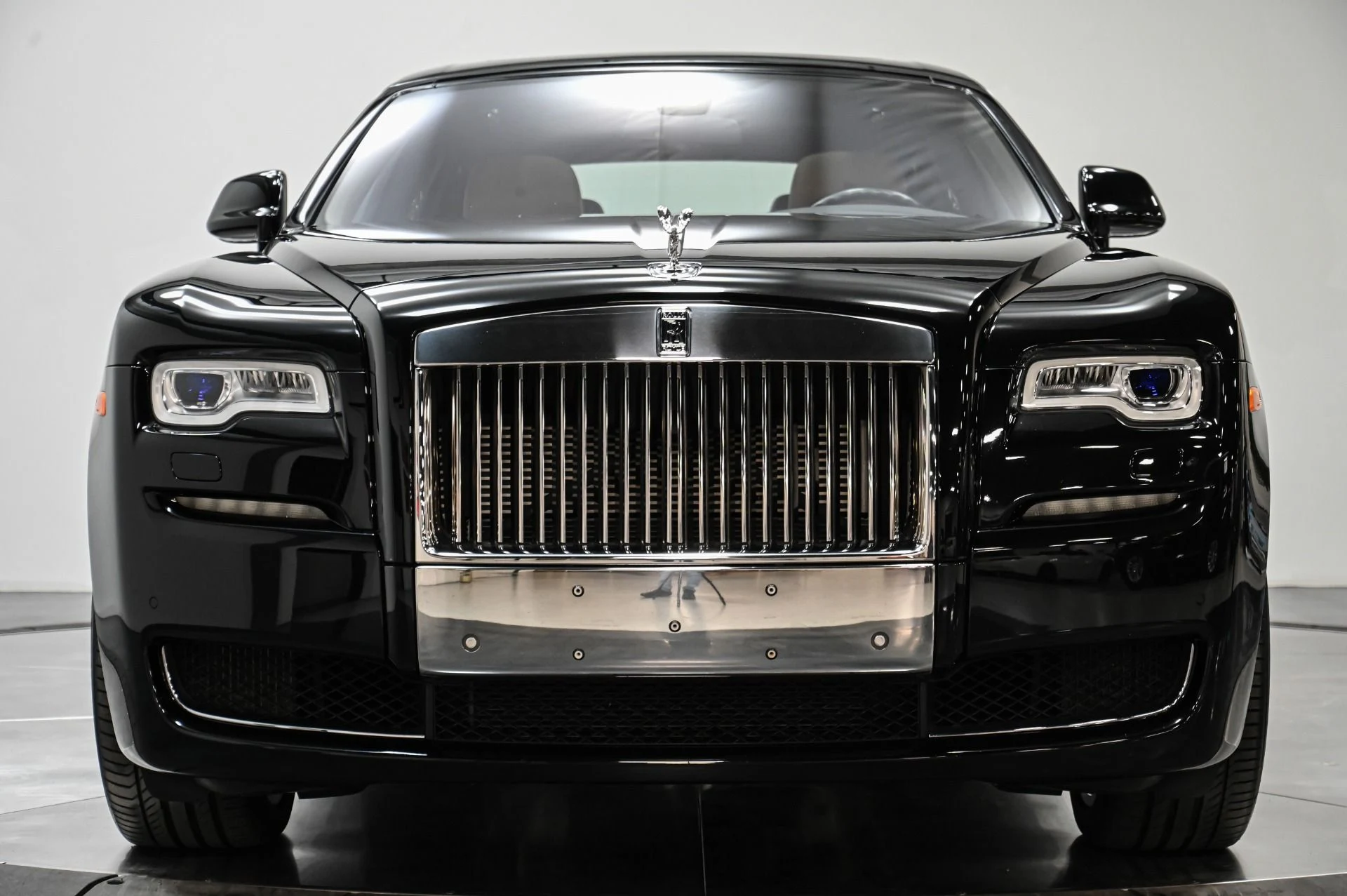 mph017_3123528692_Used_2015_Rolls_Royce_Ghost_Base_1723921602_42bf5a1030