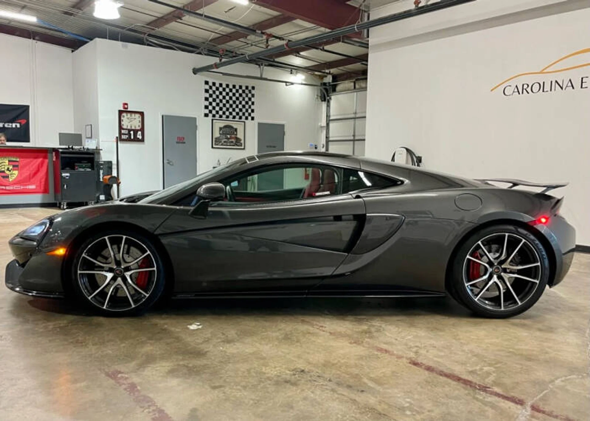 mph017_3126303682_2017_mclaren_570gt_base_2dr_coupe_bddf06c74a