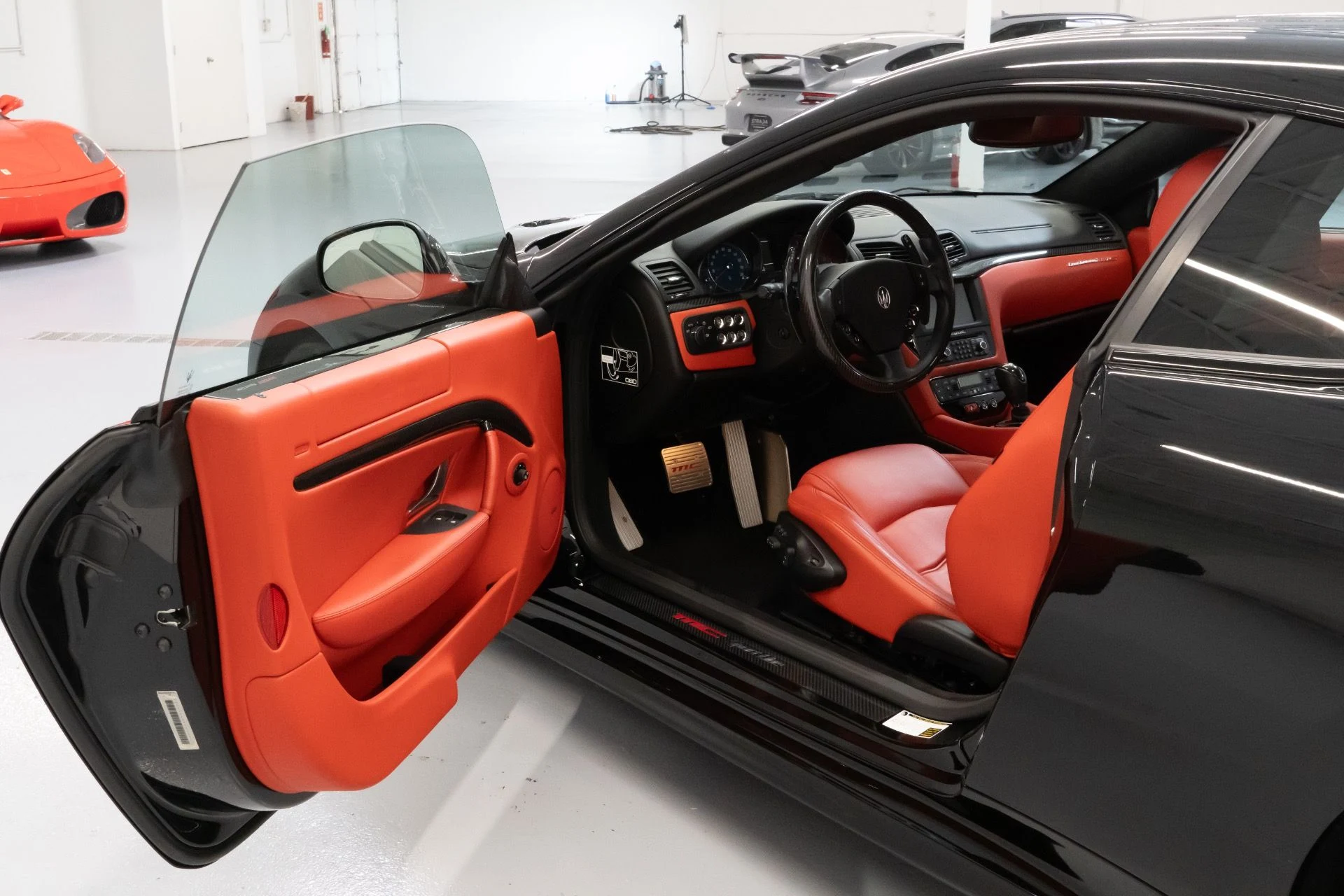 mph017_3127567976_Used_2012_Maserati_Gran_Turismo_MC_1692740001_327d031abc