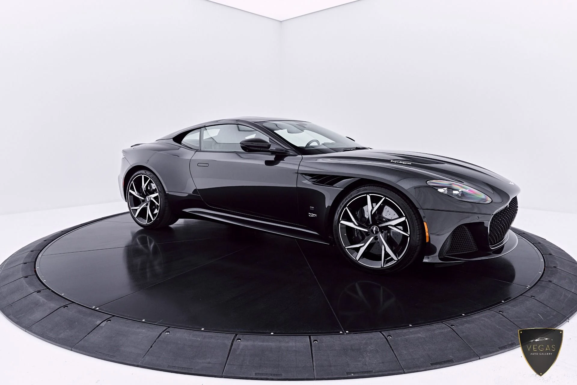 mph017_3133498105_Used_2021_Aston_Martin_DBS_Superleggera_1785181489_63178a88fd