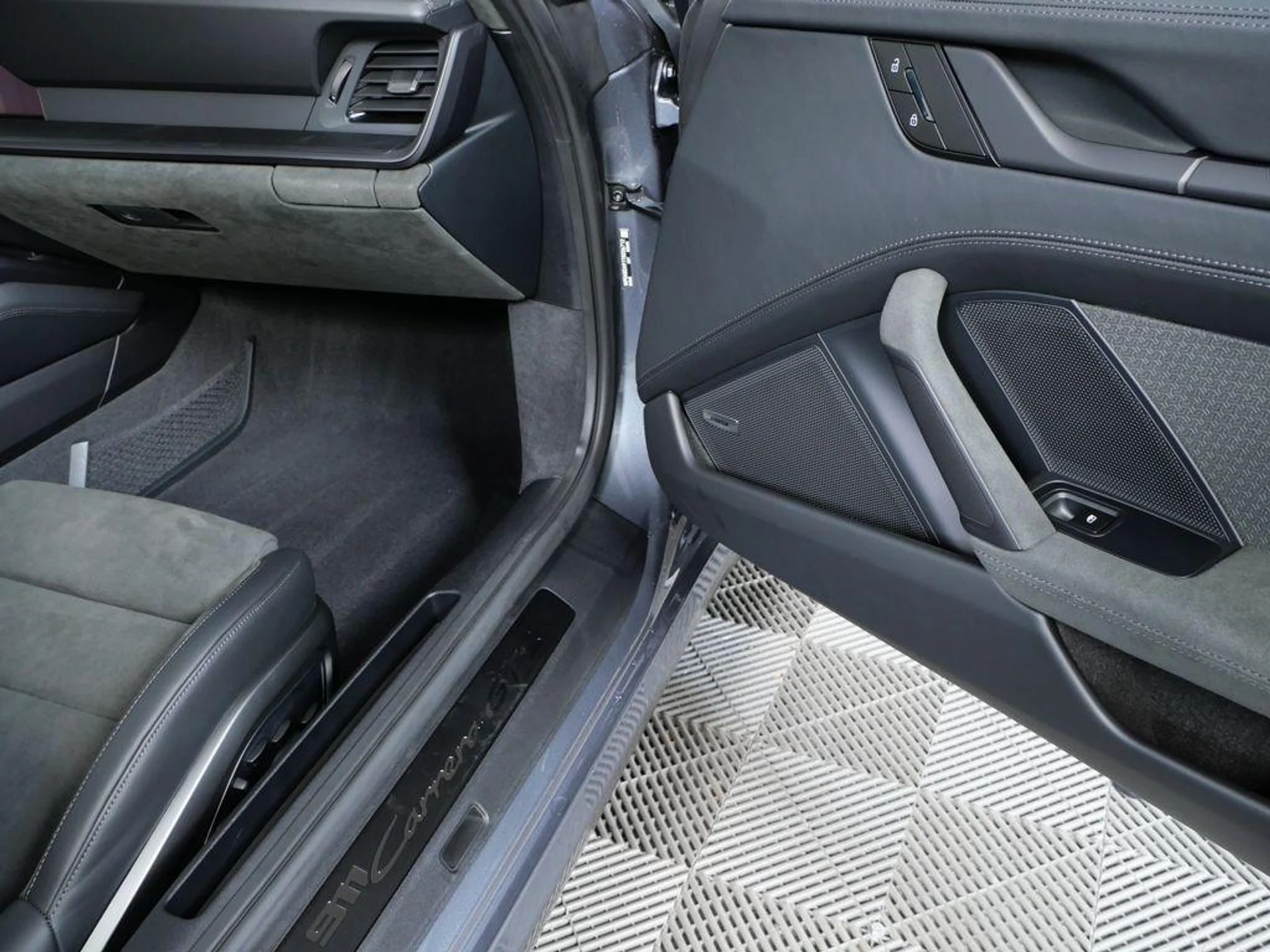 mph017_3162008186_92c_W_Zibmpm_HOCZC_0_Qh08_Kro_UVJE_f8c3b19447