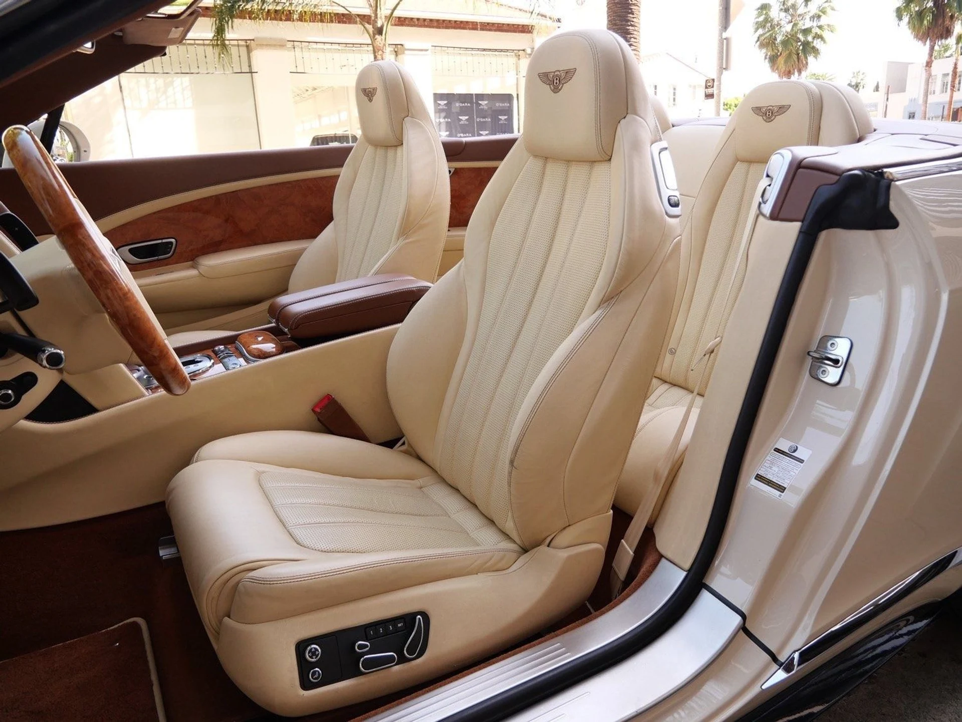 mph017_3168663863_b60425b932f76e2eaf9292b448bfde85x_9c7275a729