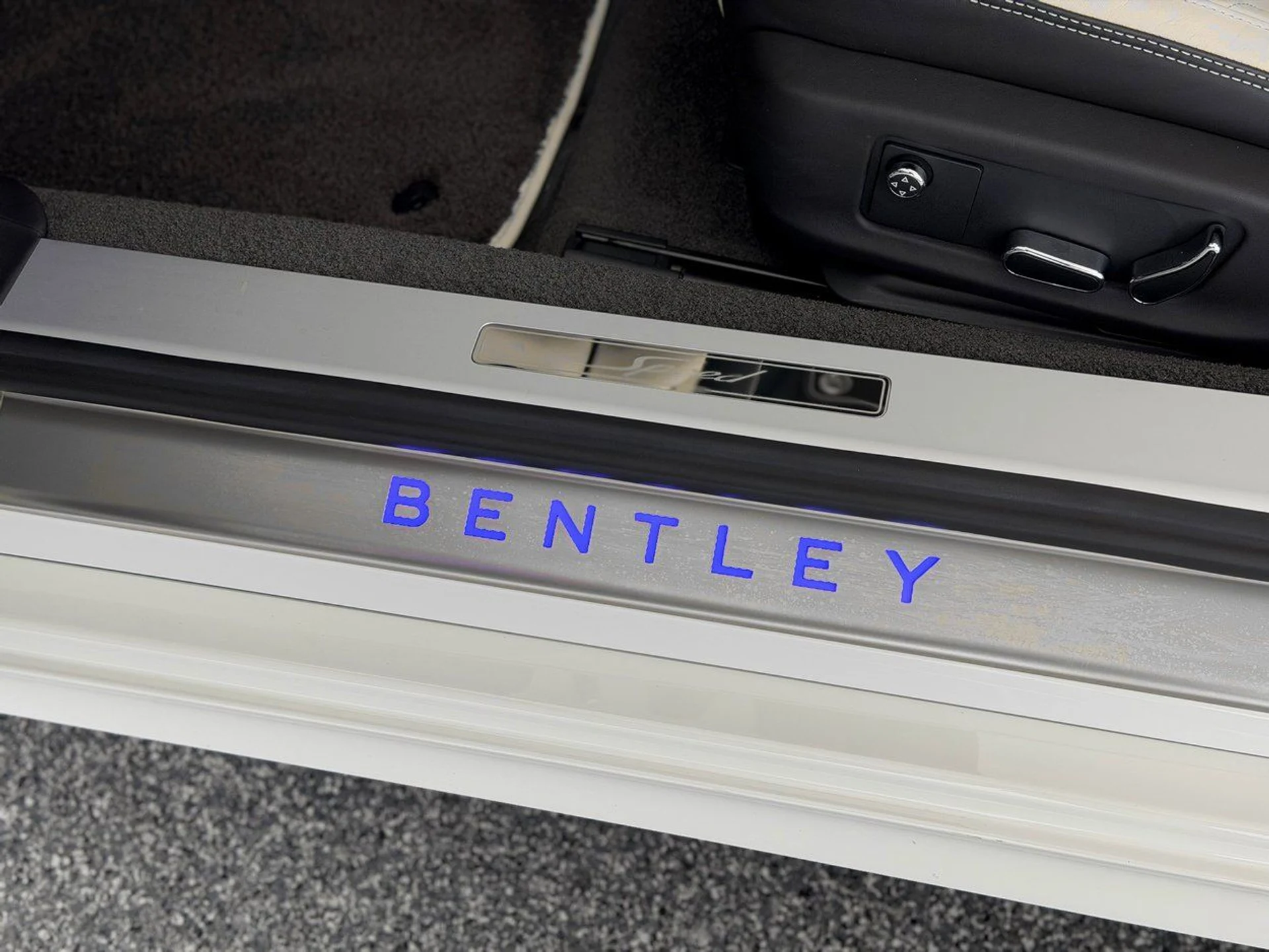 mph017_3171415768_07aa42468bd406a9dfc72c14ac45f019x_9931a173de