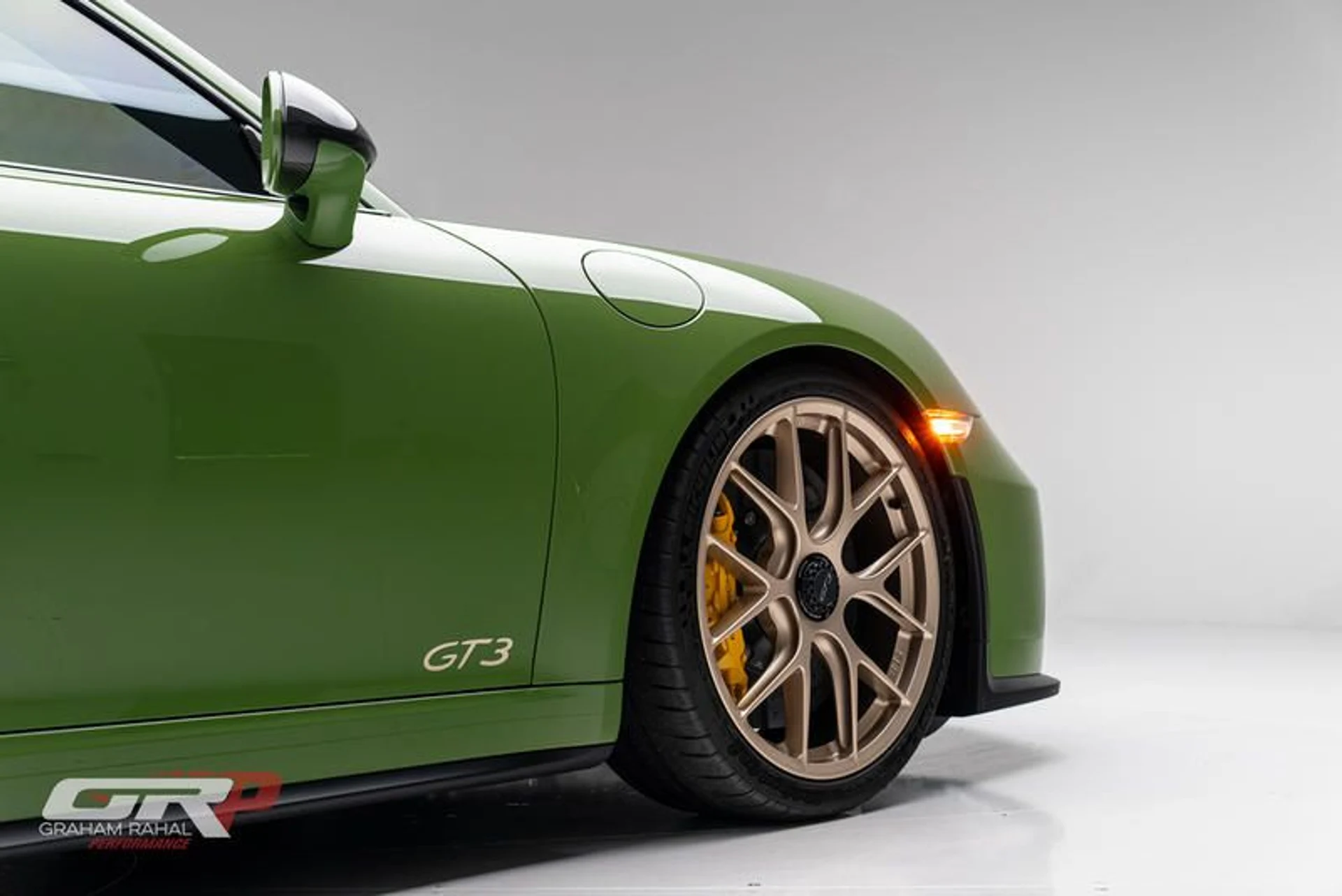 mph017_3173699625_D80_CD_151_2_F10_462_E_9_F1_A_287_D9_B888_A94_7609ebd2eb