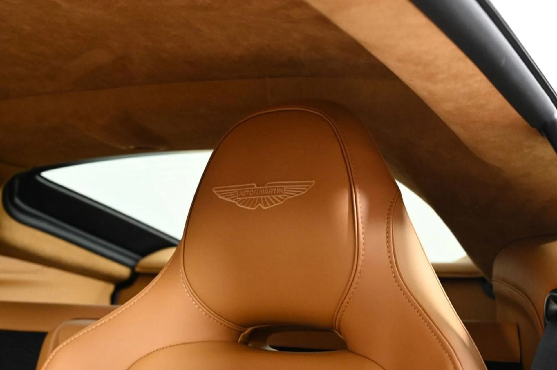 mph017_3175817671_new_2026_aston_martin_vantage_coupe_11350_22900896_17_1024_4930db3d7c