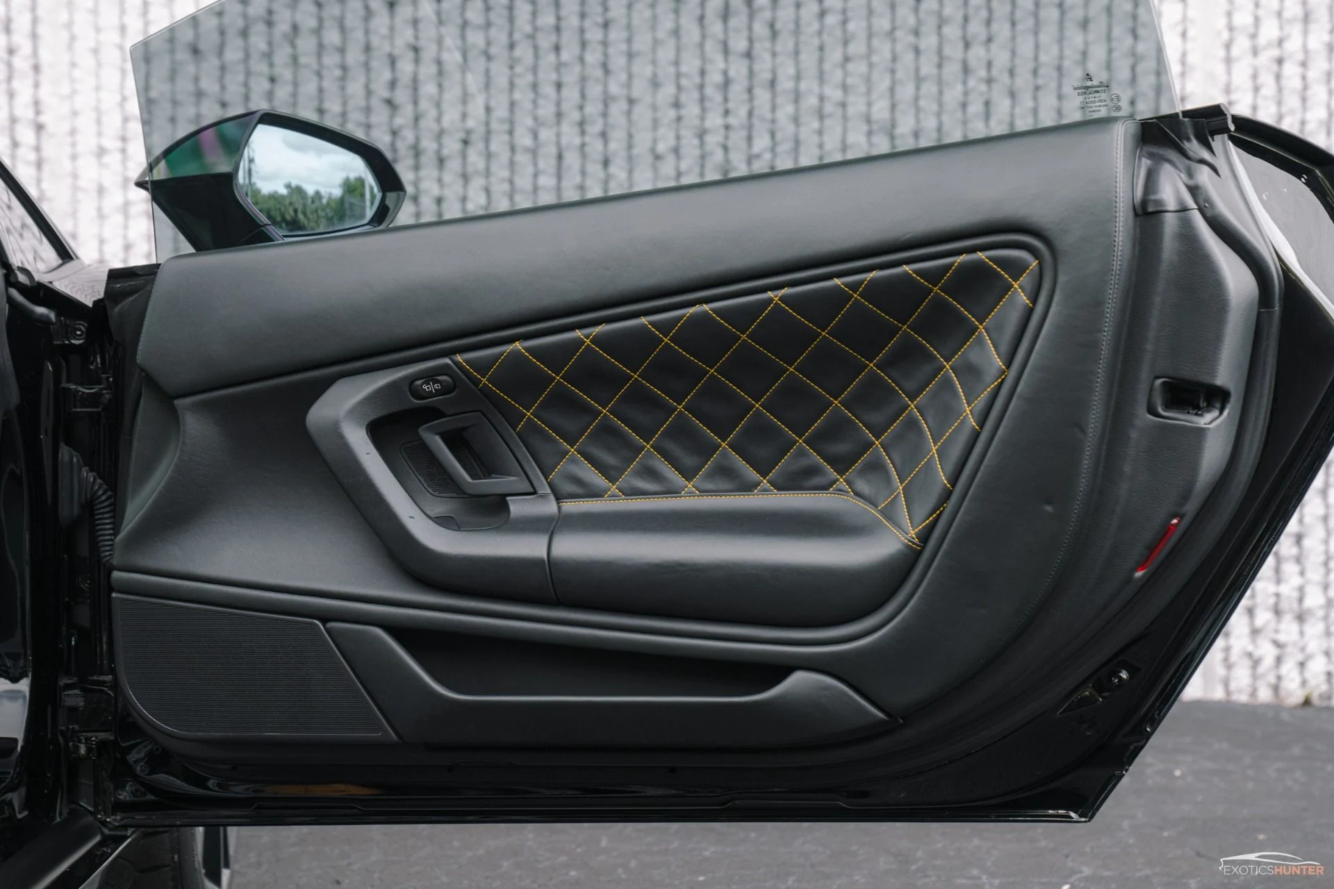 mph017_3177388819_Used_2011_Lamborghini_Gallardo_LP_550_2_w_FULL_Body_PPF_Reverse_Camera_Front_Lift_1762294908_355da56b7d