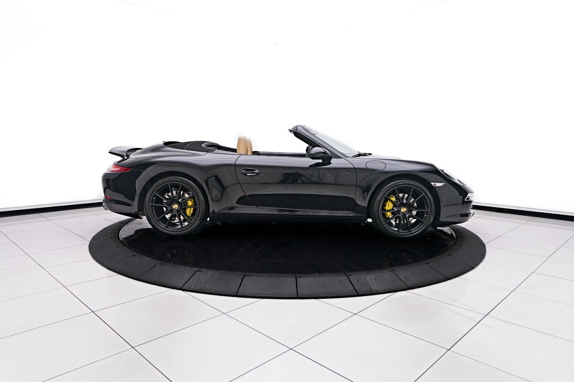 mph017_3180515787_Used_2015_Porsche_911_Carrera_1752707667_f406aa82ae