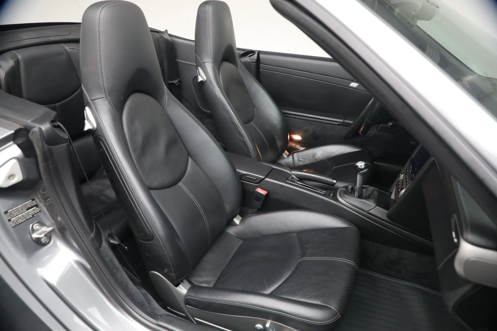 mph017_3183290293_Used_2008_Porsche_911_Carrera_4_1765923894_4c44f2b293