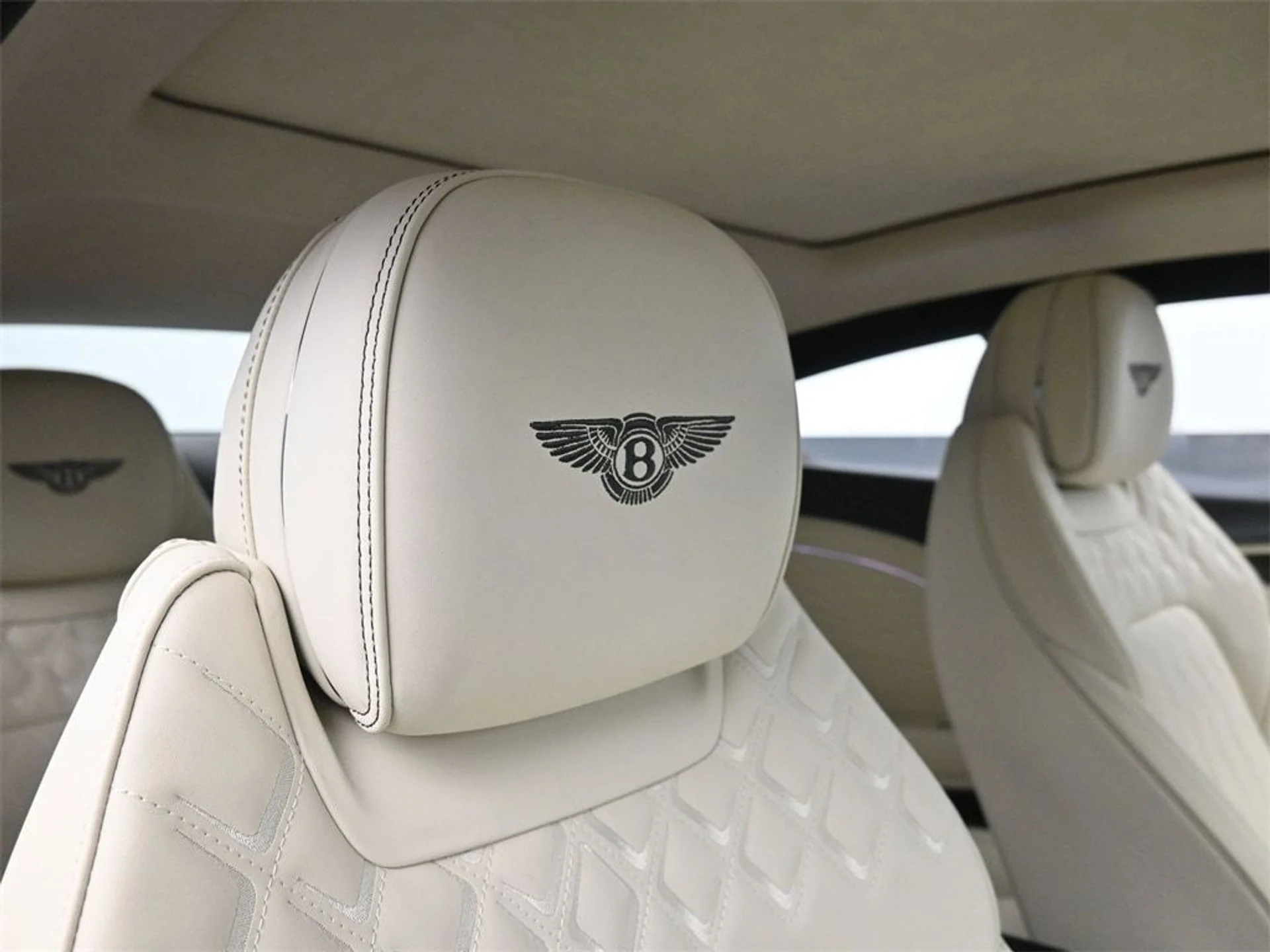 mph017_318478522_5a9865bc76df3385cb732ef6e645933ax_2ec9212f0e