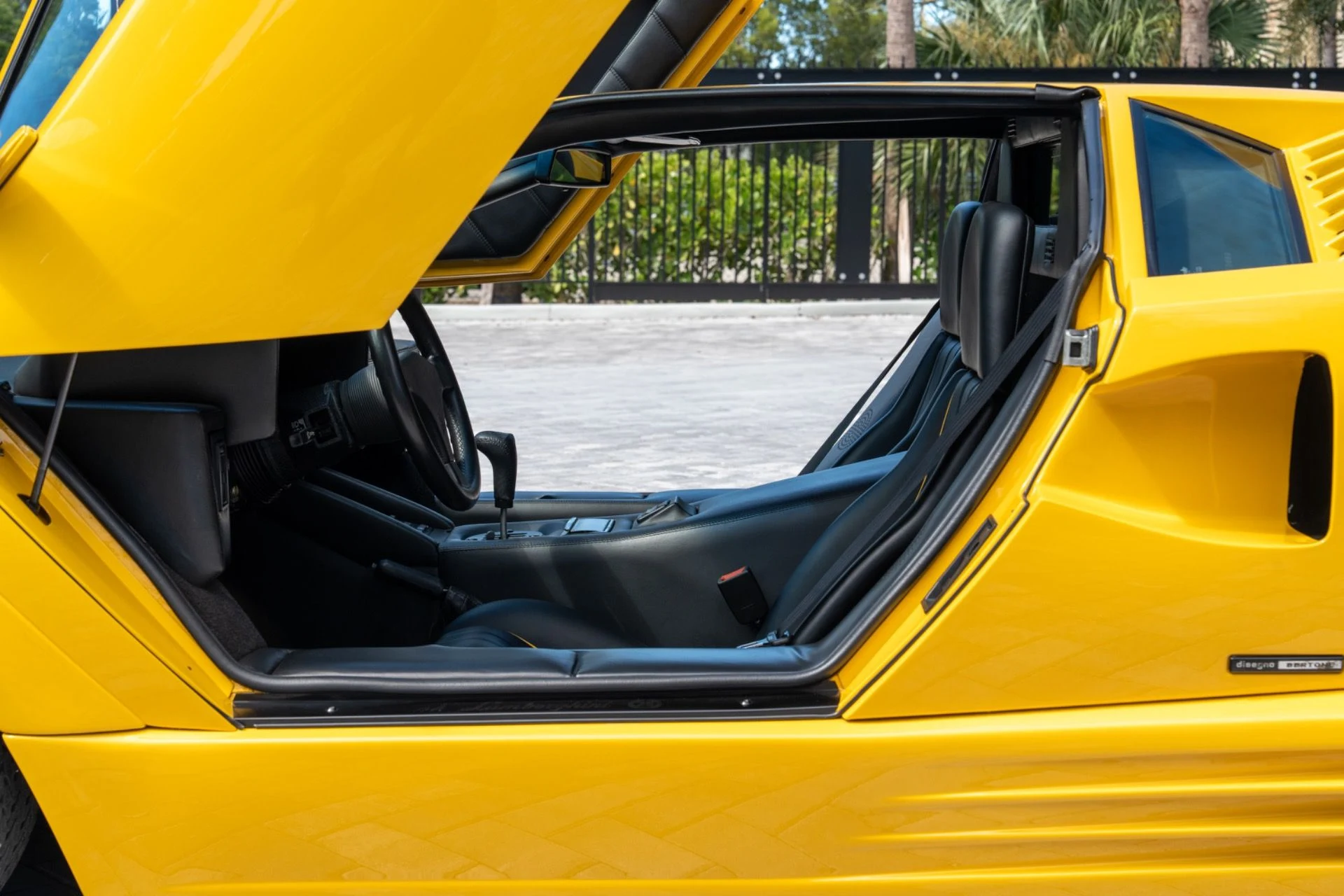 mph017_3190465620_Used_1989_Lamborghini_Countach_25th_Anniversary_1793038200_5dbecda625