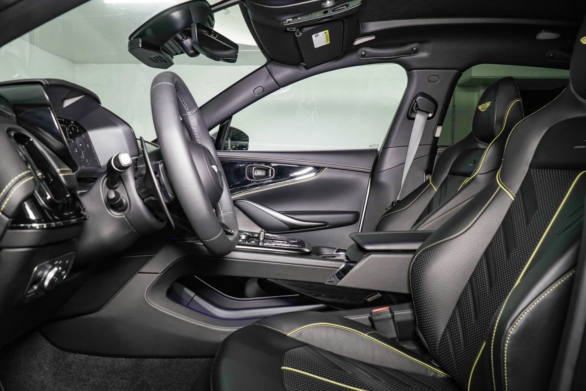 mph017_3206431243_New_2026_Aston_Martin_DBX_S_1790660353_afc9437c92