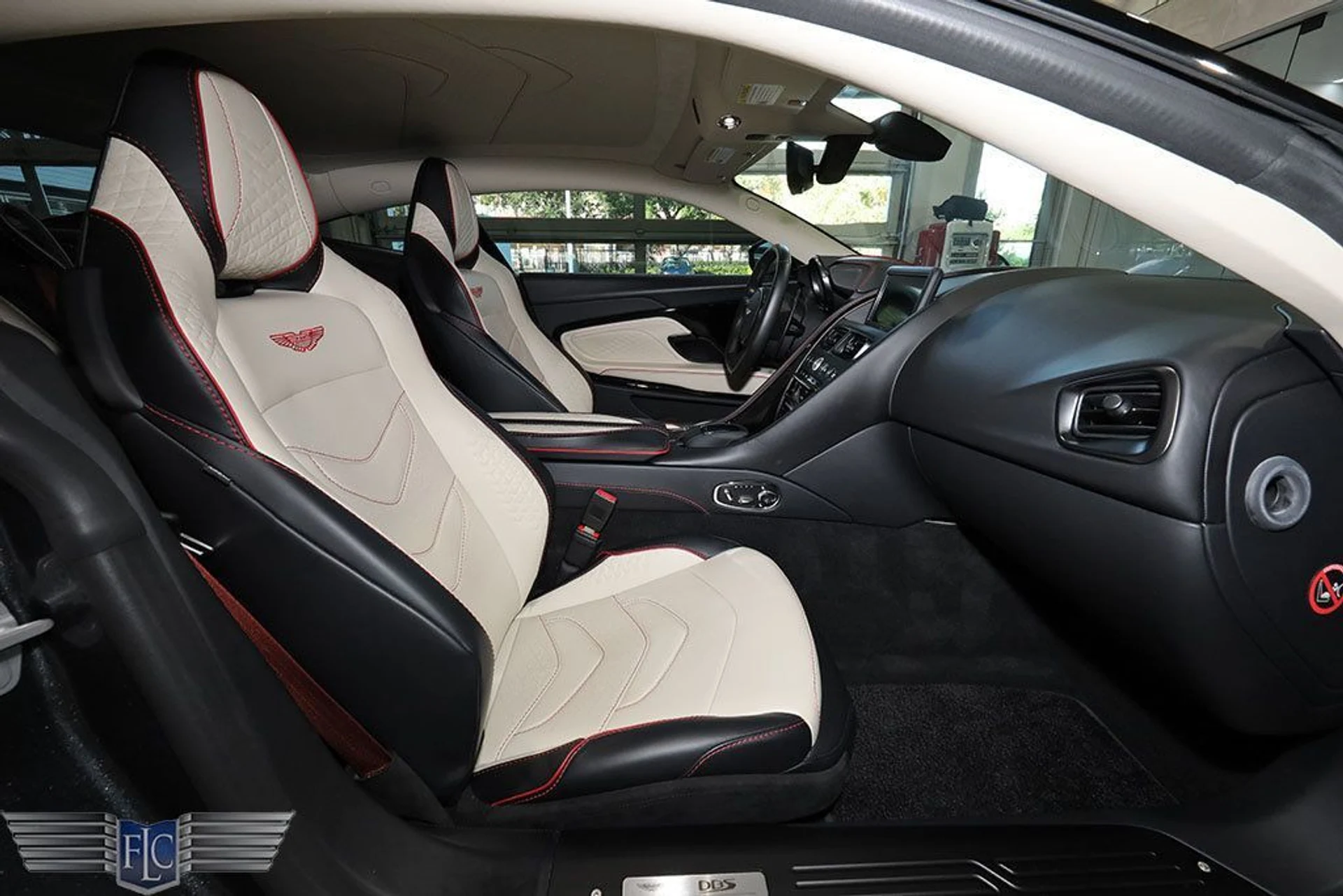 mph017_321153416_used_2022_aston_martin_dbs_superleggeracoupe_9689_22952406_18_1024_c3fc0a5e9f