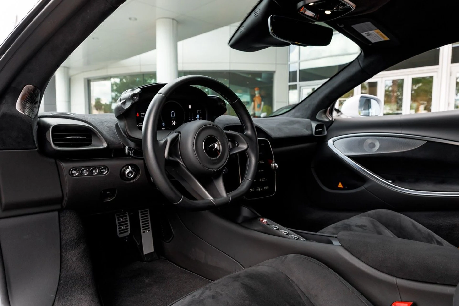 mph017_3221540716_614_p18_l_55a17a2fee