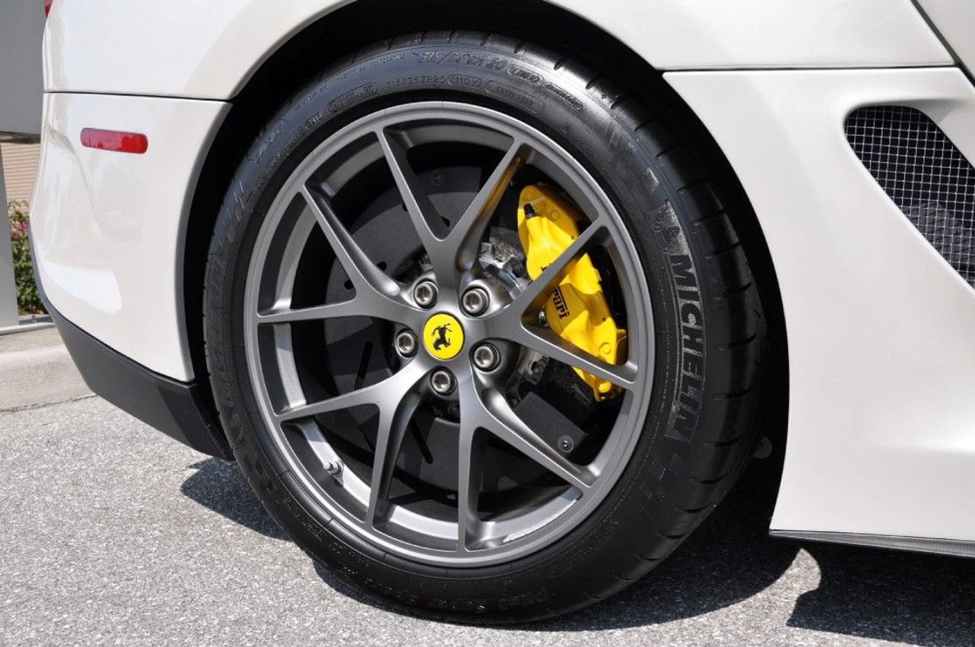 mph017_3225530777_81_p18_l_1664b35b3d