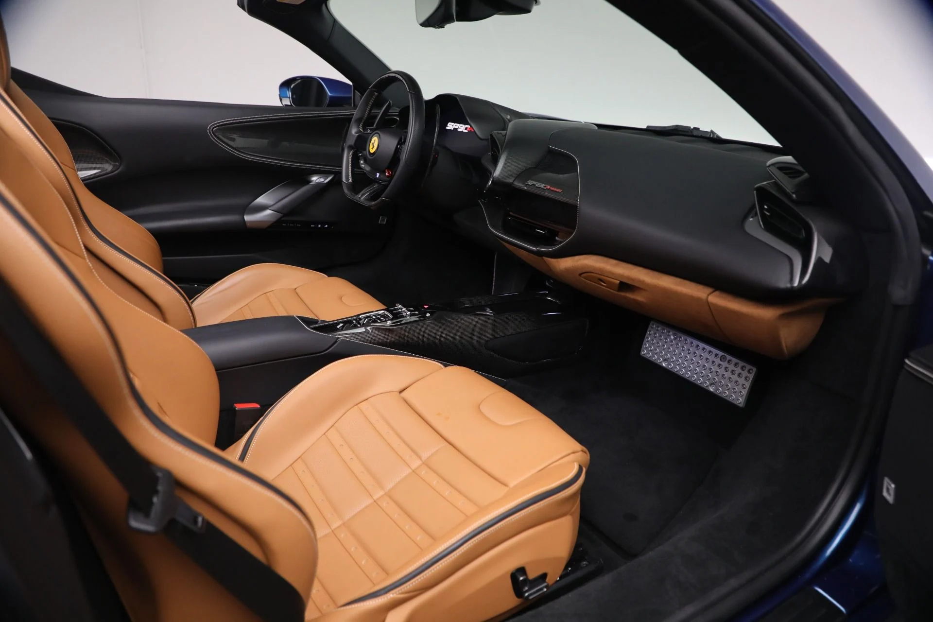 mph017_3226894464_Used_2024_Ferrari_SF_90_Spider_1791405464_53c53c1939