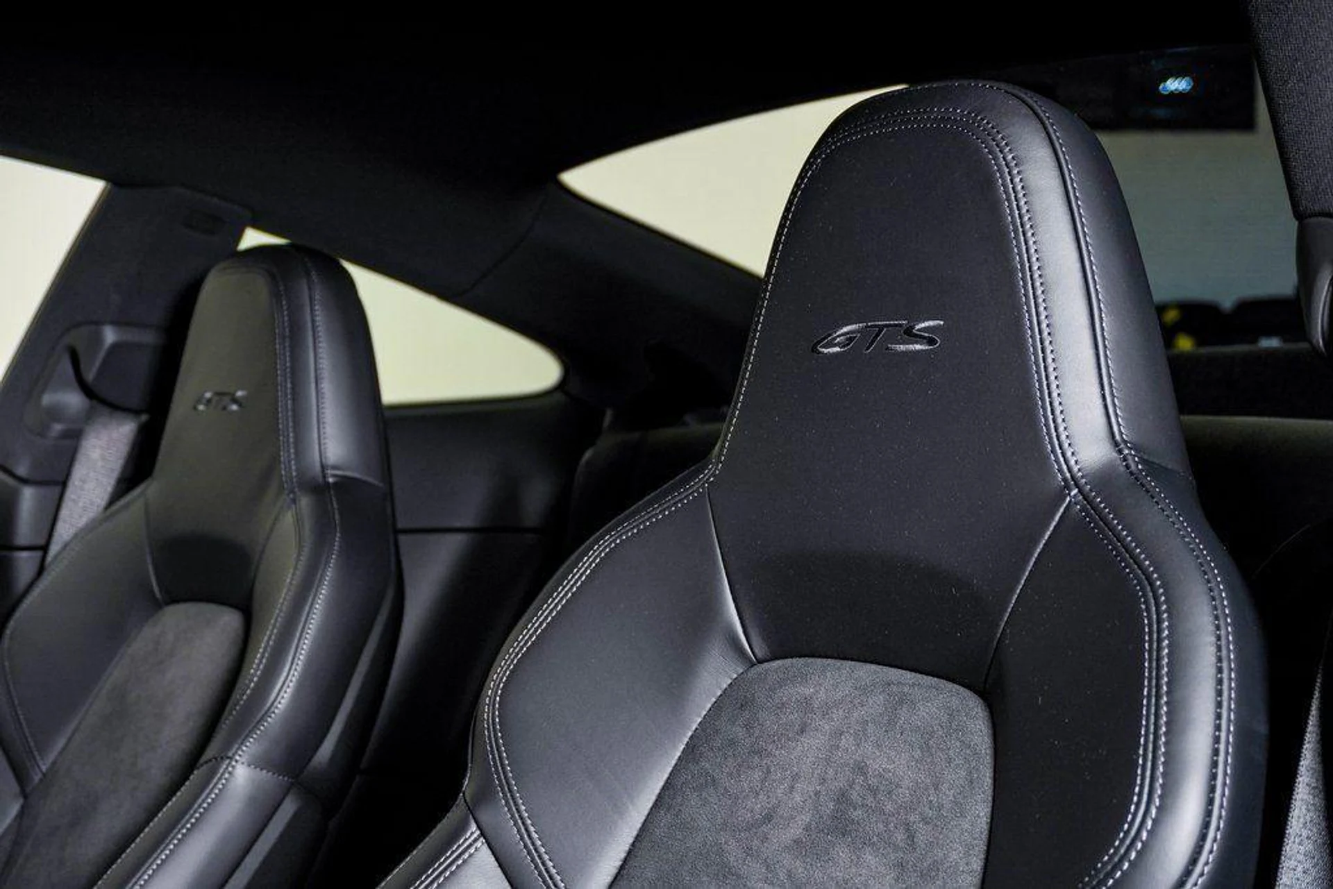 mph017_3228641384_p_sk_W_ZHX_d_Wx_Ty9xm6z_c_Dt4vk_d991a004a2