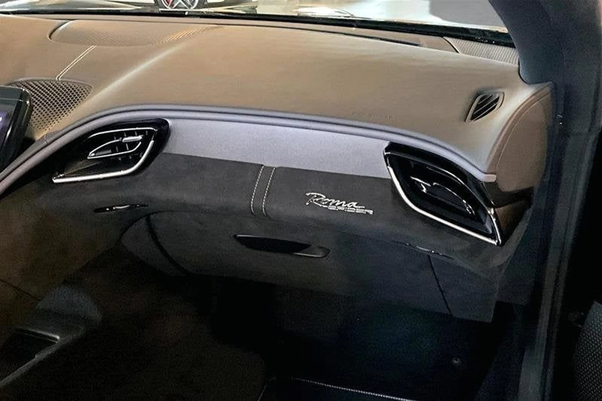 mph017_3242074554_c5fd98a880854bcda77a3d5382f99964_d04e32c28d