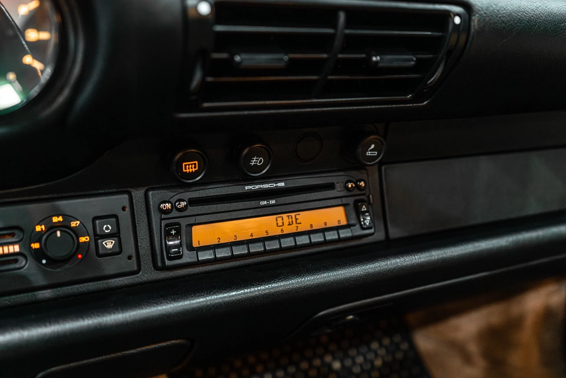 mph017_3244746140_13040_p18_l_609e0c19ff