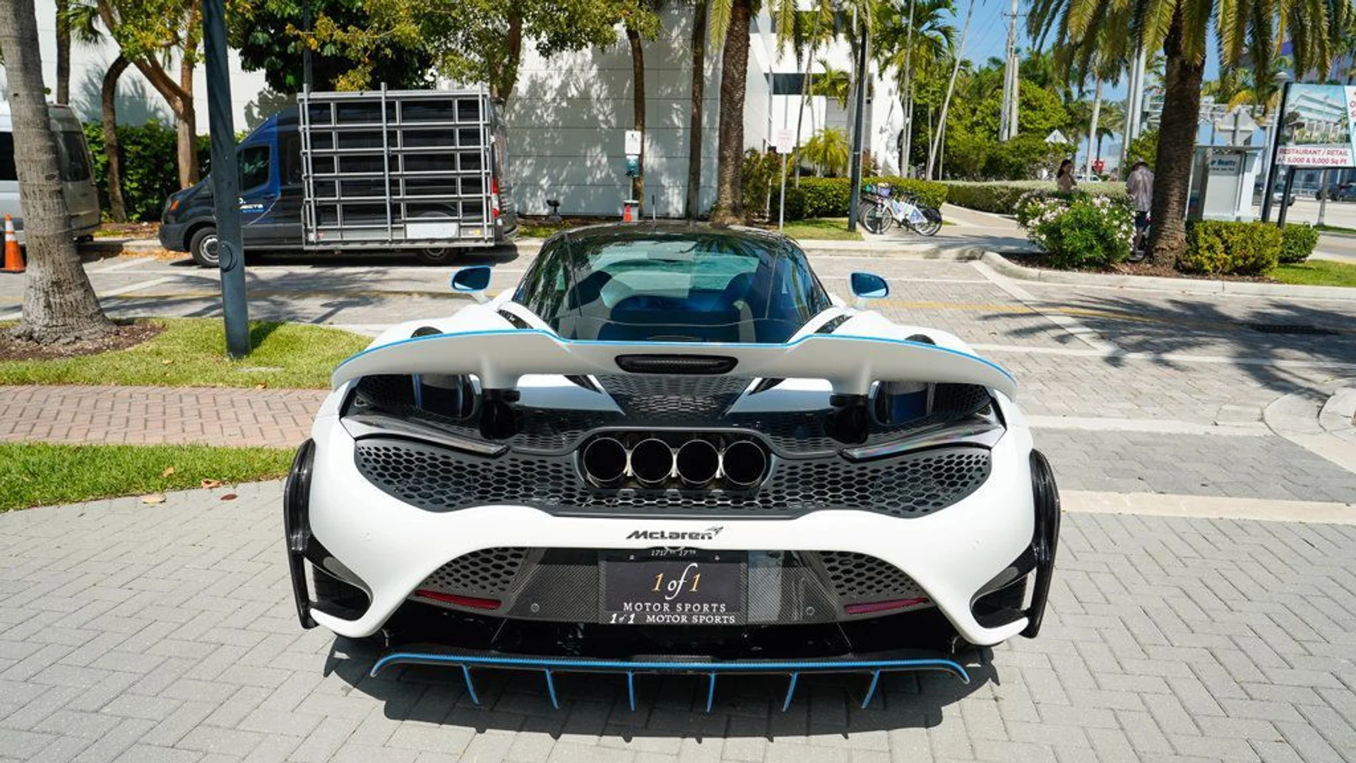 mph017_3256046499_used_2021_mclaren_765lt_coupe_14354_22828181_18_1024_82285936da