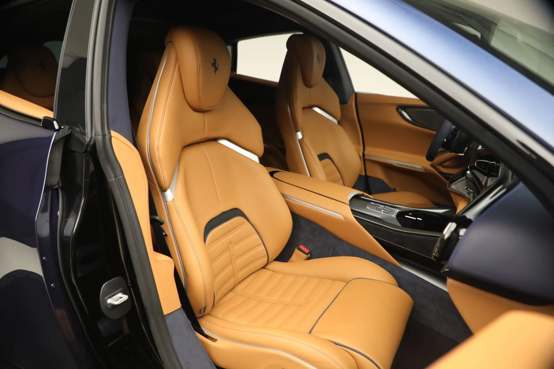 mph017_3259973432_Used_2025_Ferrari_Purosangue_1773254154_e42181a704