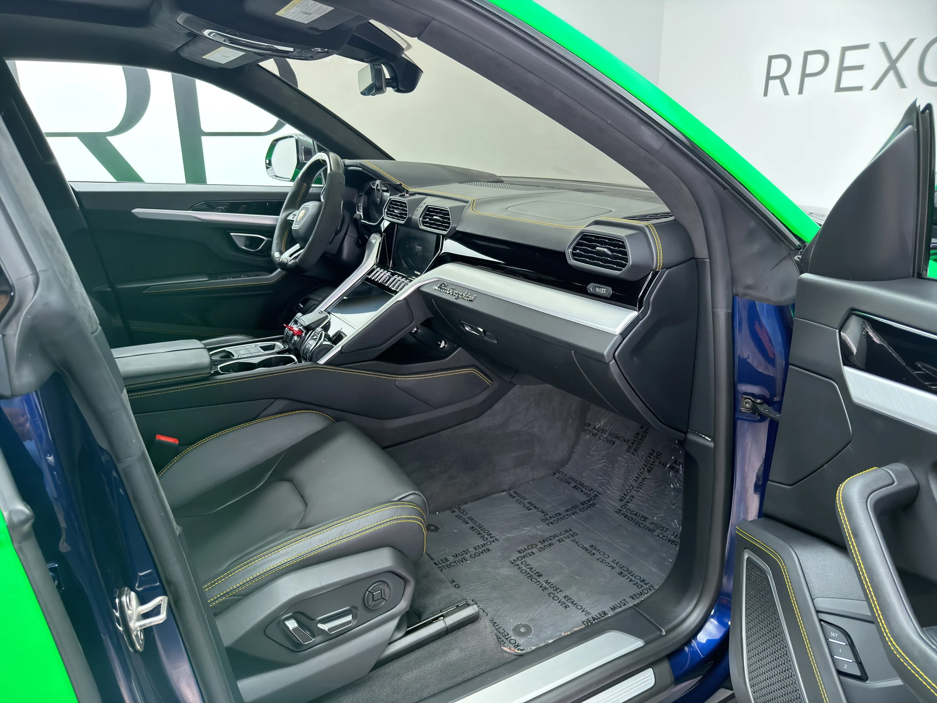 mph017_3263845690_TCI_00_J_interior_005_cc30b16b6e