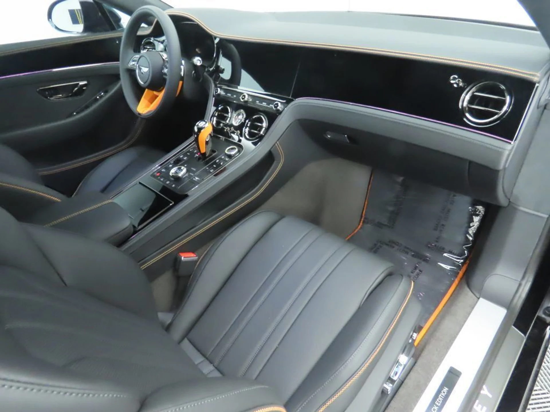 mph017_3264976837_new_2025_bentley_continental_gtblackeditioncoupe_8119_22910188_18_1024_0facc139d7
