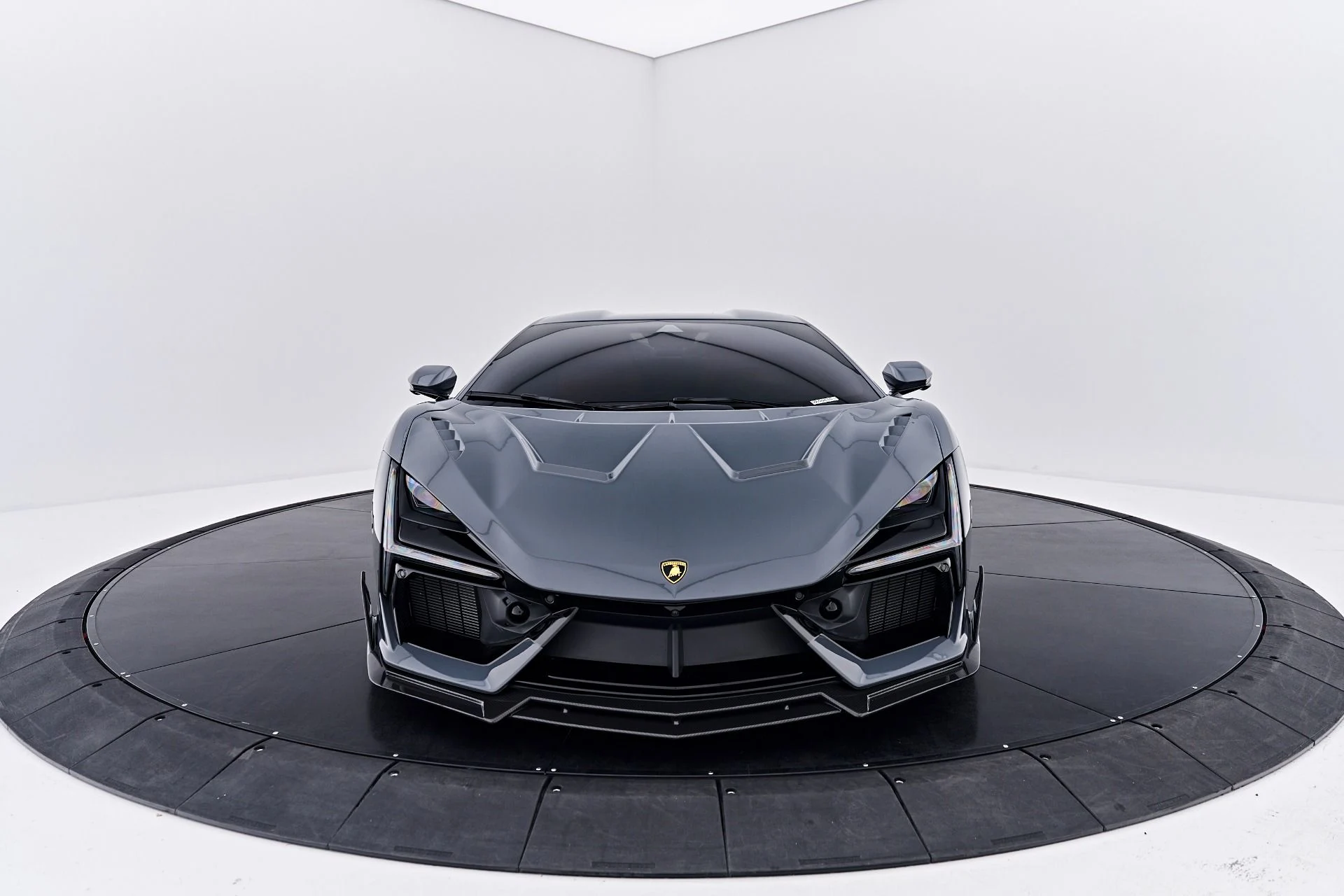 mph017_3266739006_Used_2024_Lamborghini_Revuelto_Base_1789623374_8094f28ca3