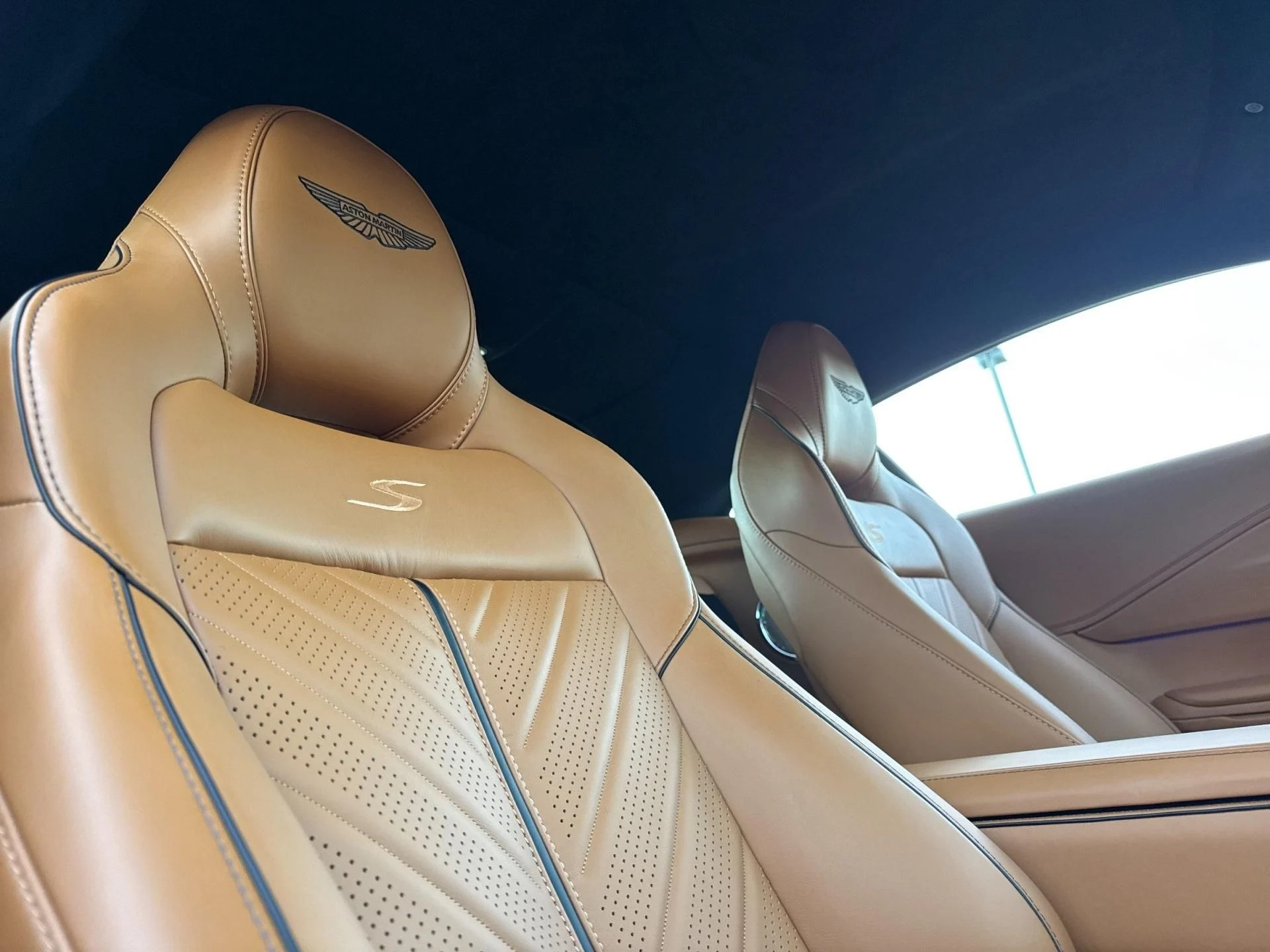 mph017_3267083889_New_2026_Aston_Martin_Vantage_S_1767971571_246edc3a32