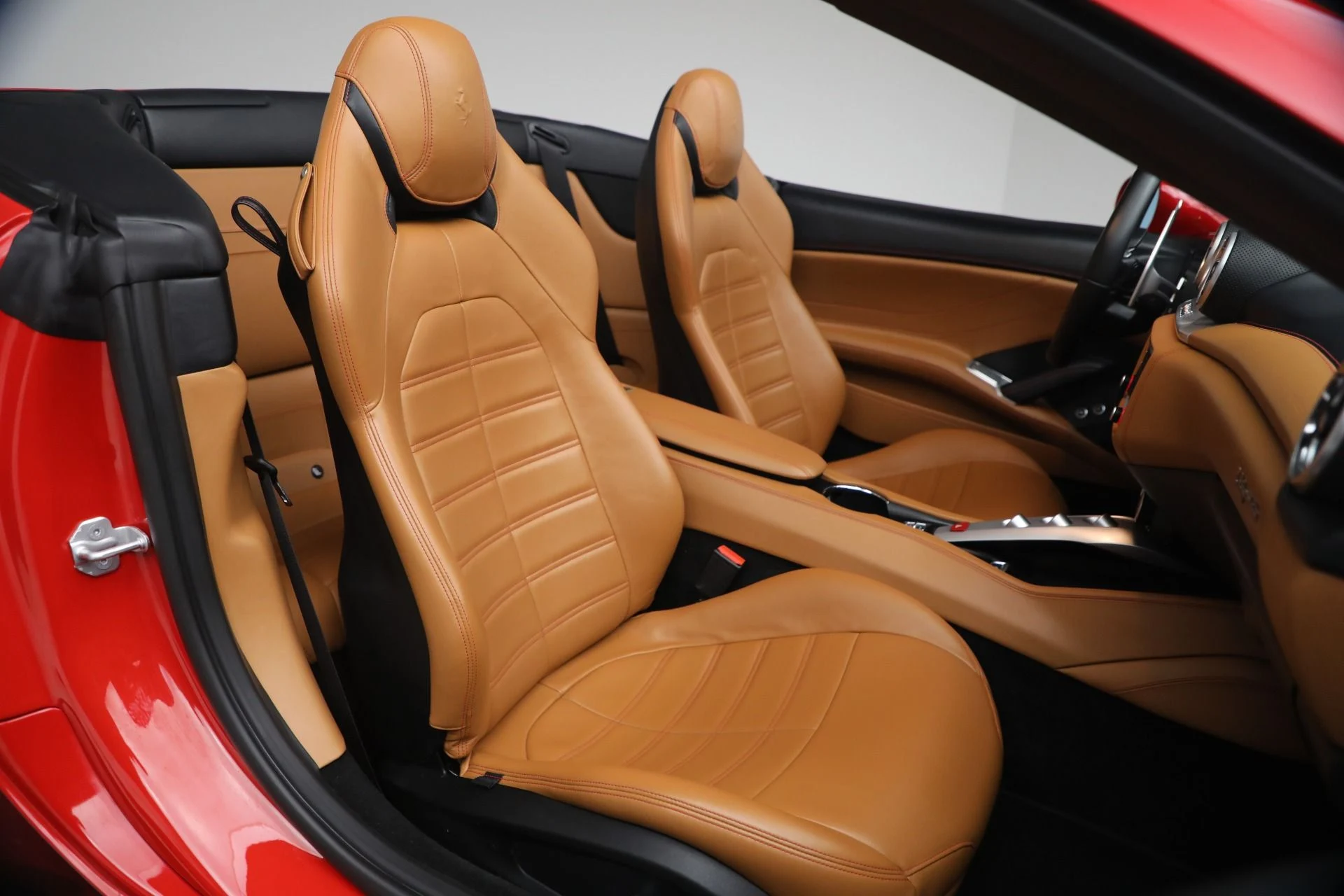 mph017_3273770480_Used_2016_Ferrari_California_T_Handling_Speciale_1775319206_3eee92cbea