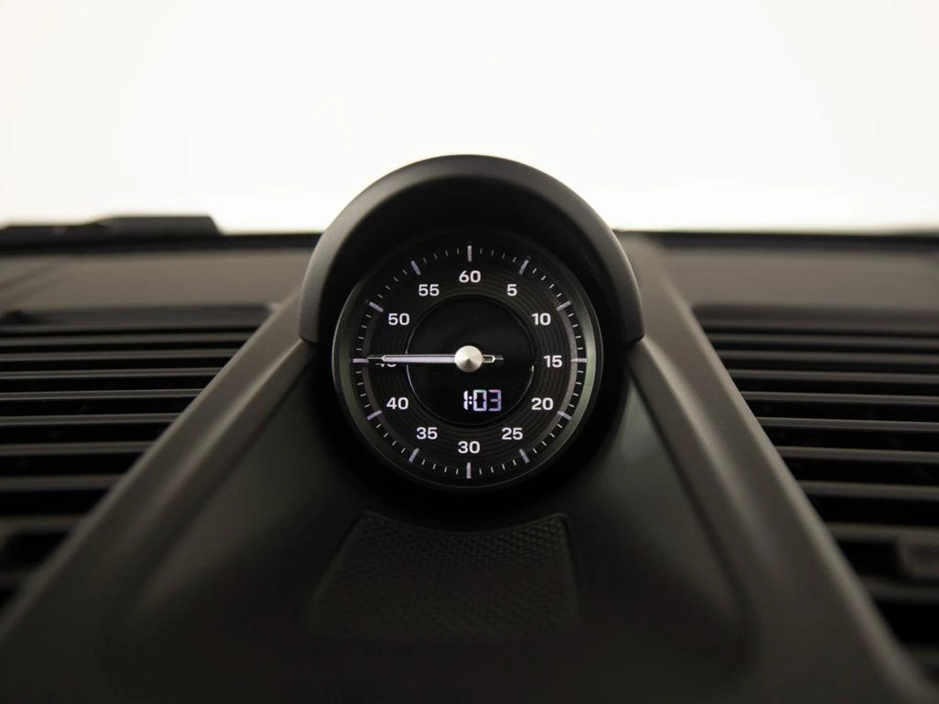 mph017_3280561646_v_L_L5_Z_fs3i4o93gug_WVY_56n2_AI_944cc3b847