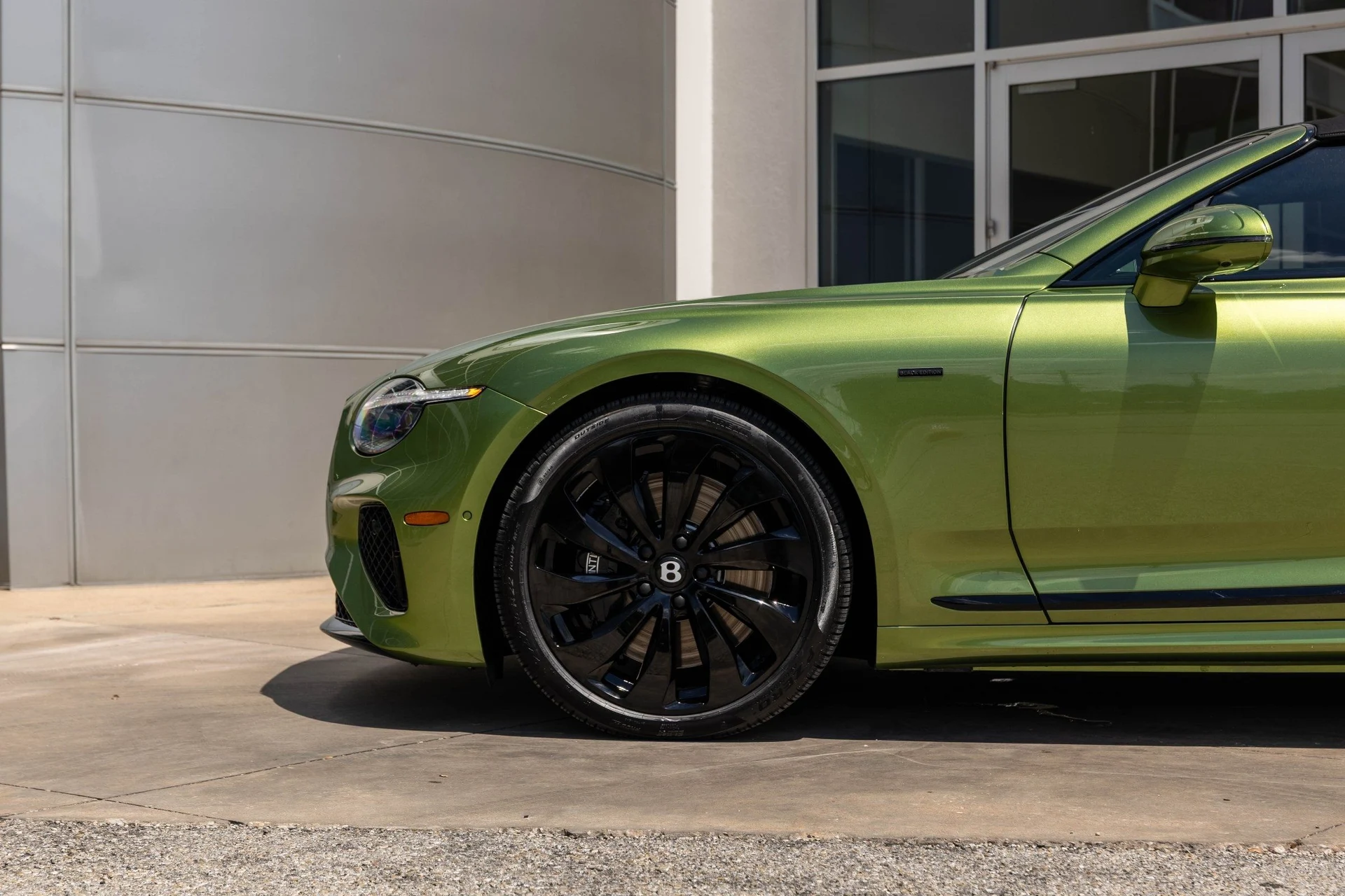 mph017_3282769861_Hi_Tech_Luxury_Imports_LLC_SCBDP_4_ZG_0_SC_023562_image_17_79255a8c3a