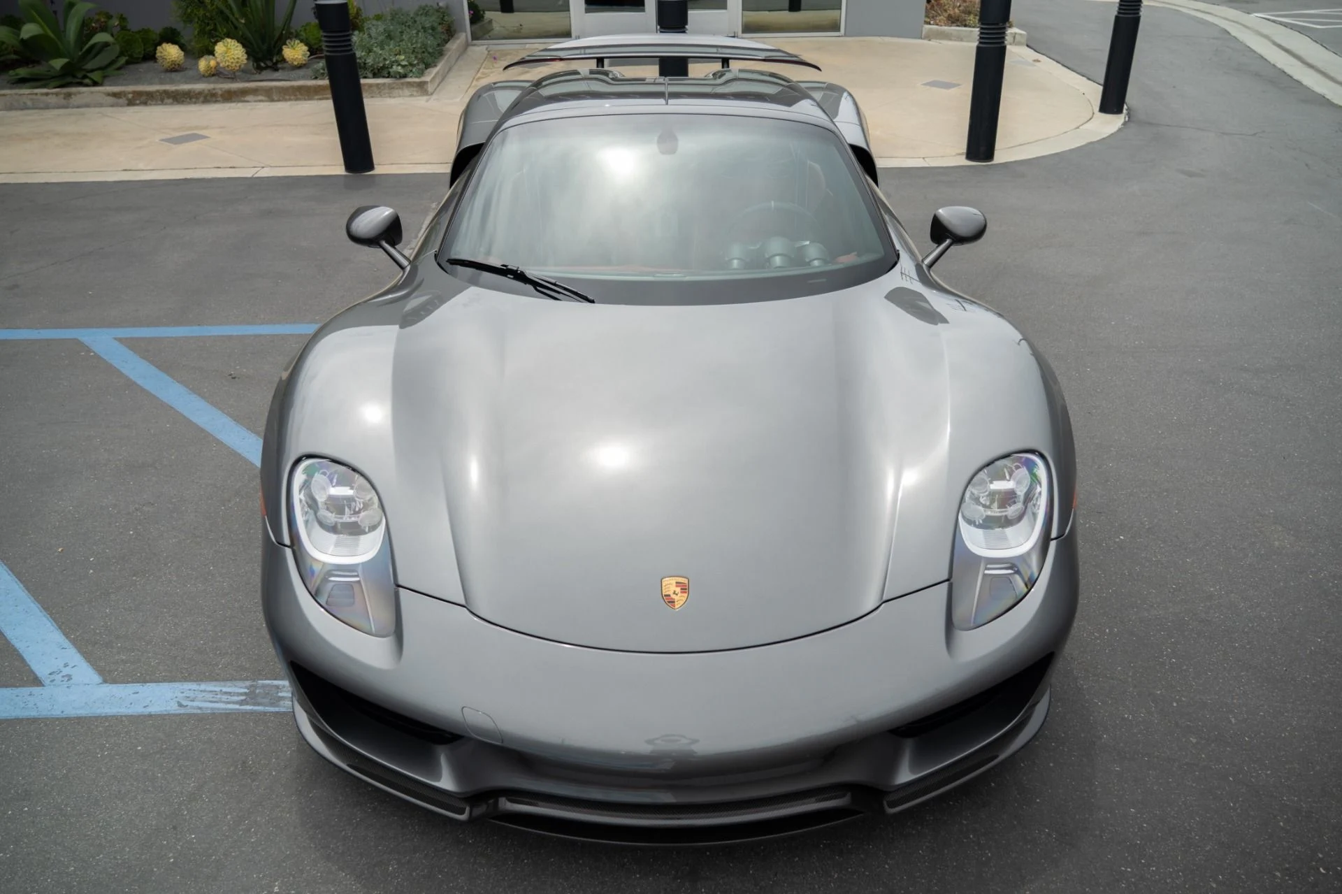 mph017_3293877279_Used_2015_Porsche_918_Spyder_1756496999_c614081781