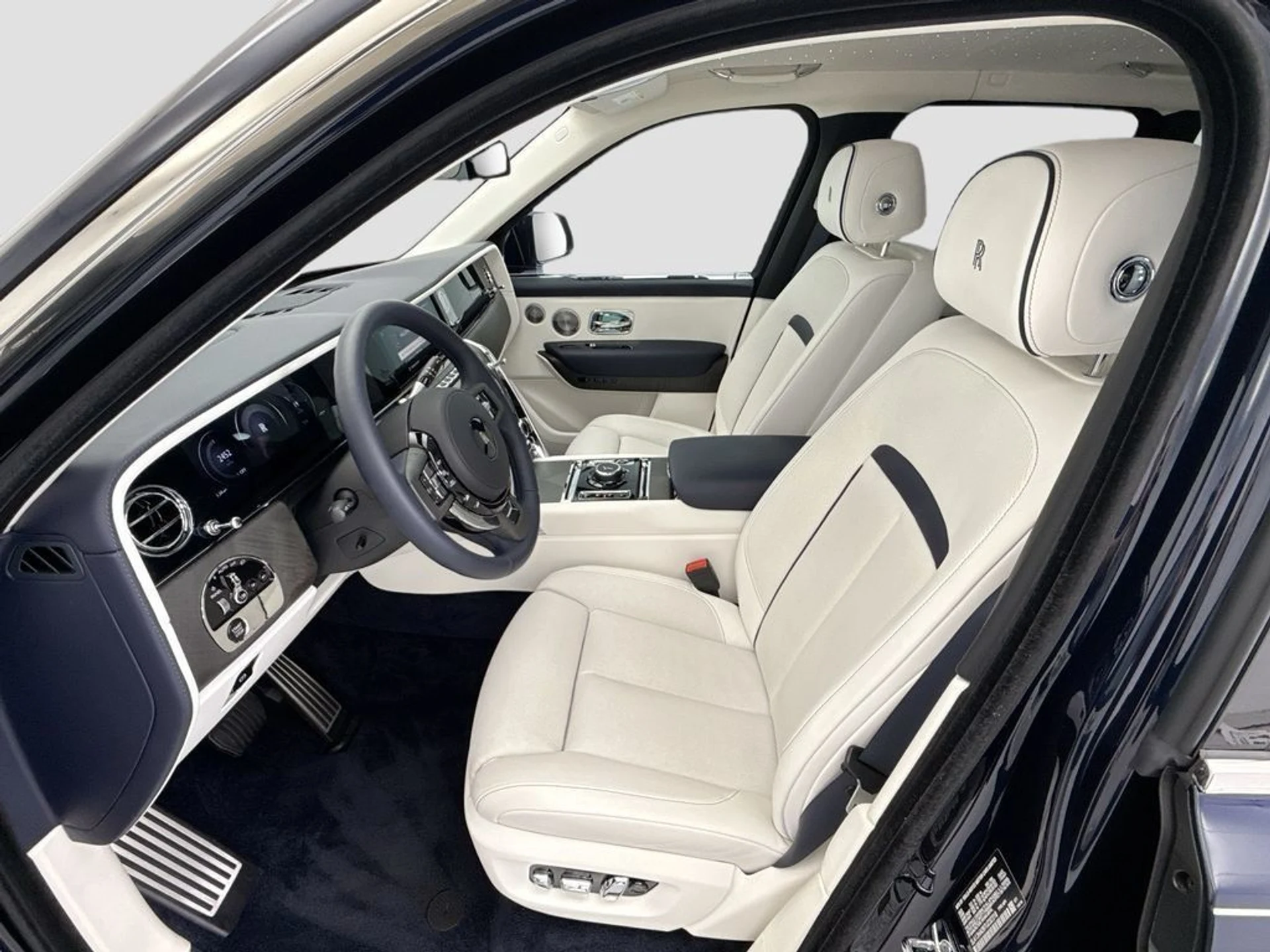 mph017_3294544263_used_2026_rolls_royce_cullinan_sportutility_8119_23009484_18_1024_5cbc8f4b82