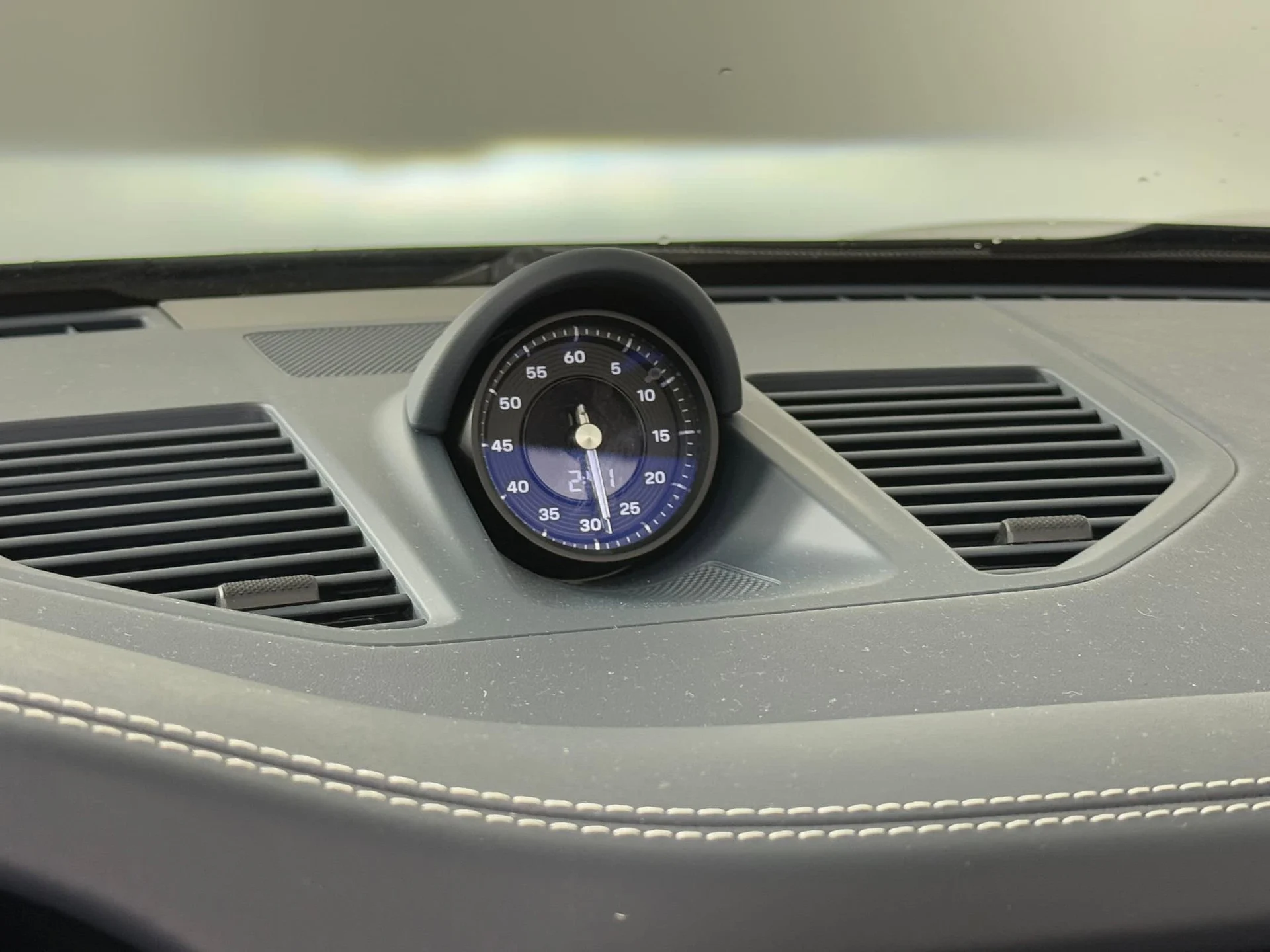 mph017_3296662791_41fed8ce03e78ef40eeaf578b52c283ax_9c9d1ccdad