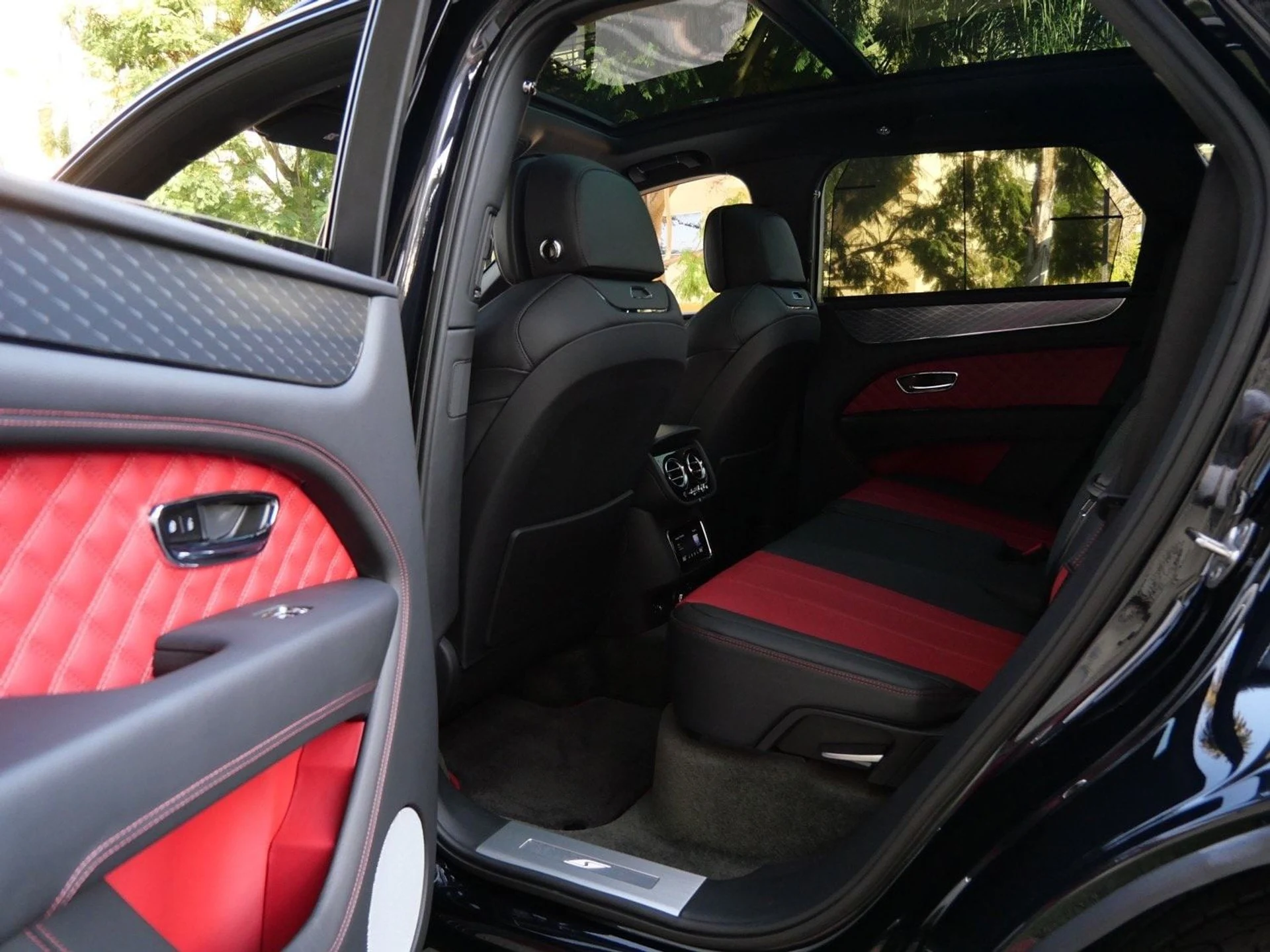 mph017_329724881_7b937779d8769f60869519b52022828fx_99dd3d1121