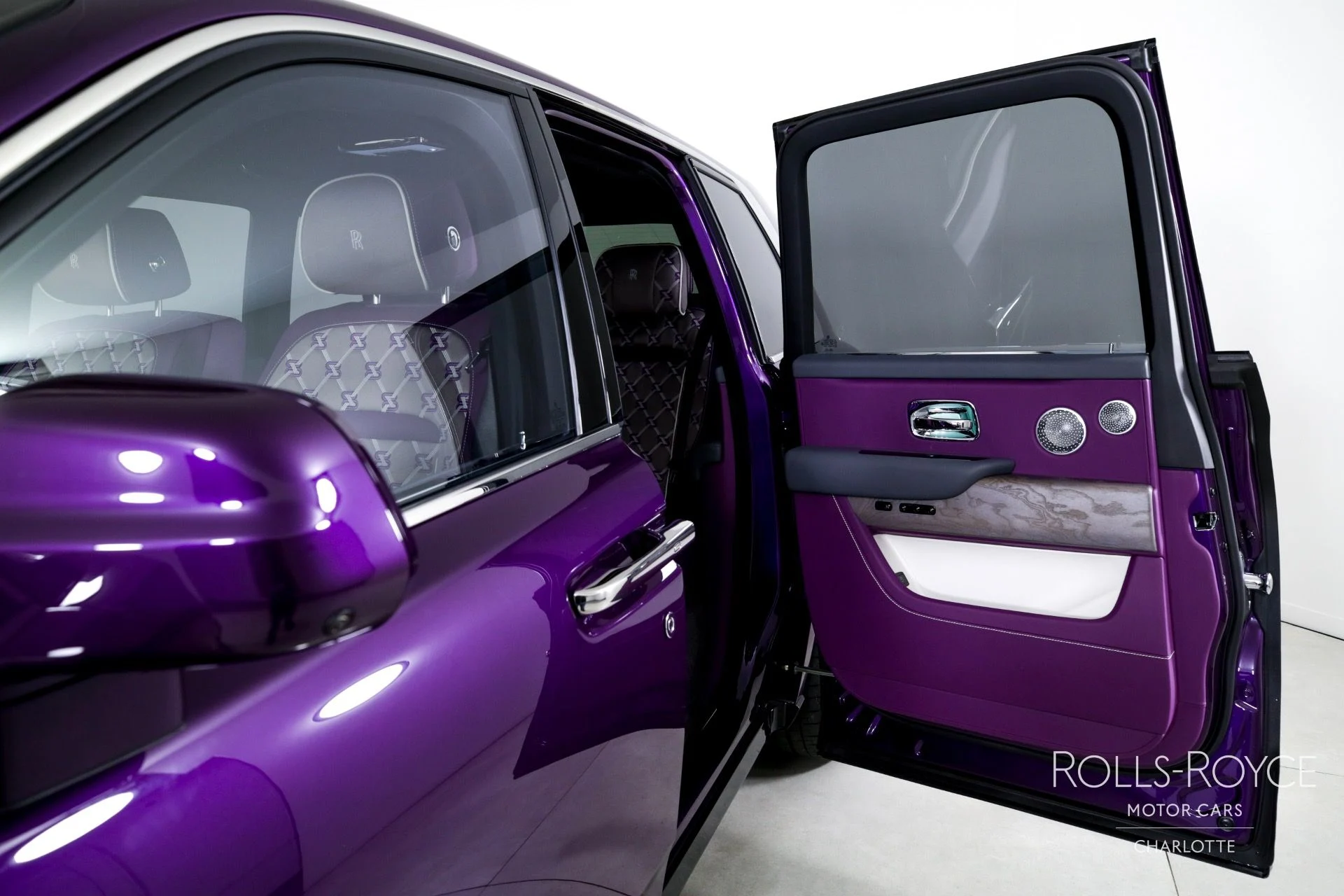 mph017_3298212733_Used_2025_Rolls_Royce_Cullinan_1748382671_706008e400