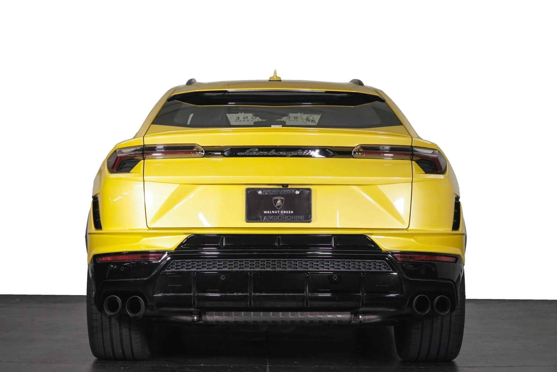 mph017_3305921860_Used_2023_Lamborghini_Urus_S_1782321107_27017fac96