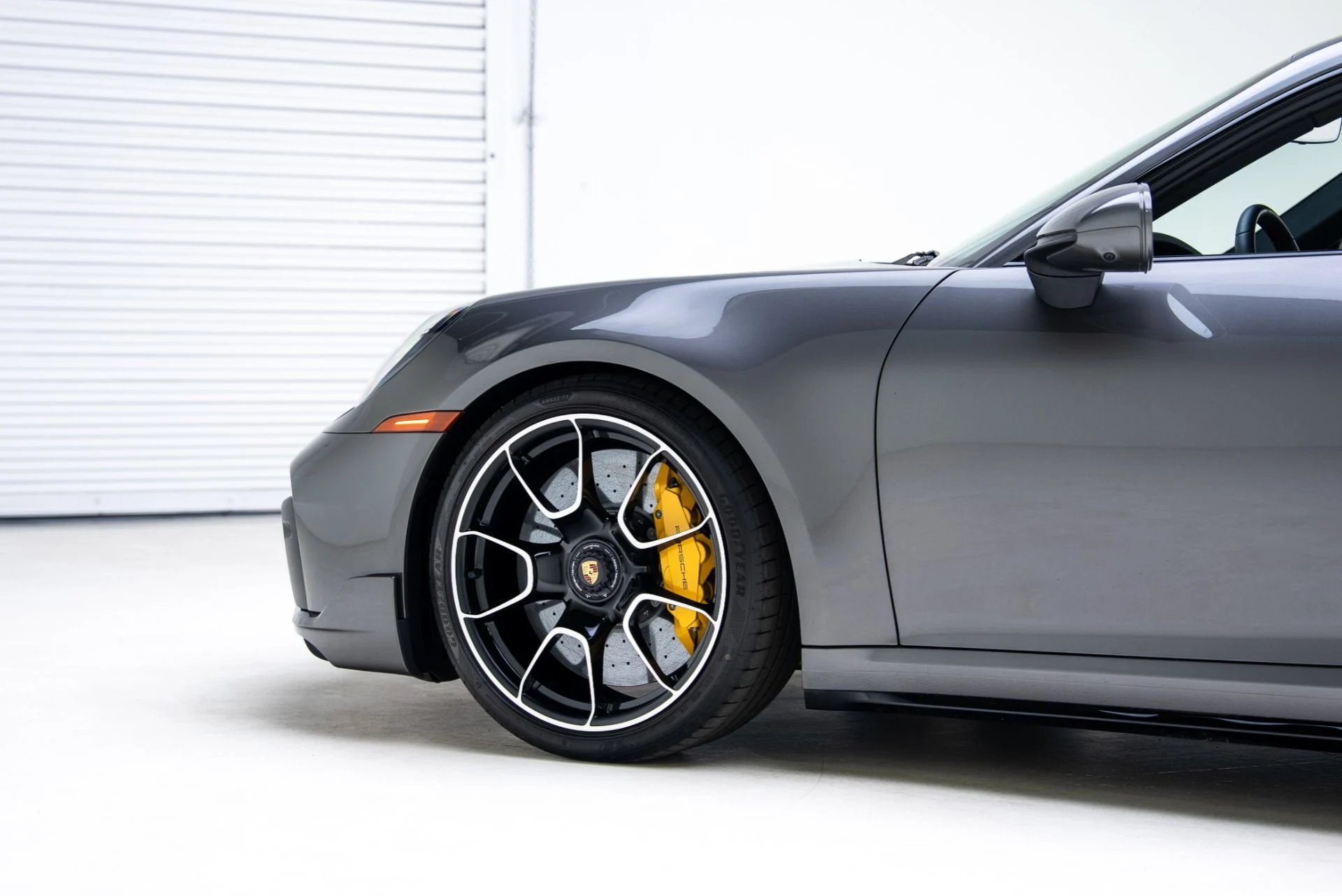 mph017_3306101703_Used_2024_Porsche_911_Turbo_S_1769194079_19e8dd168f