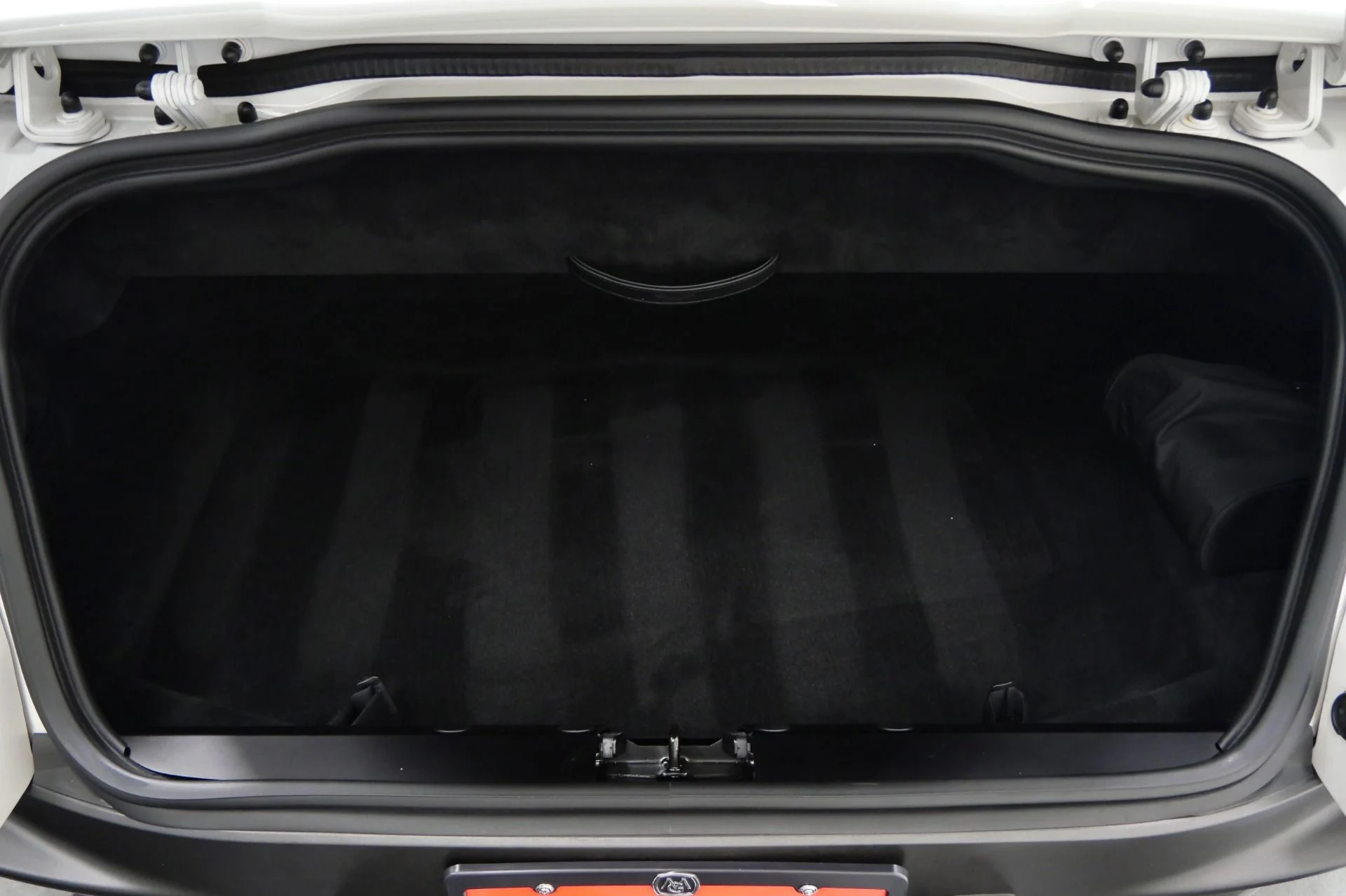 mph017_3311026625_Used_2019_Aston_Martin_DB_11_Volante_Gloss_Black_Bodypack_Heated_and_Ventilated_Seats_1764691005_82952f10c7