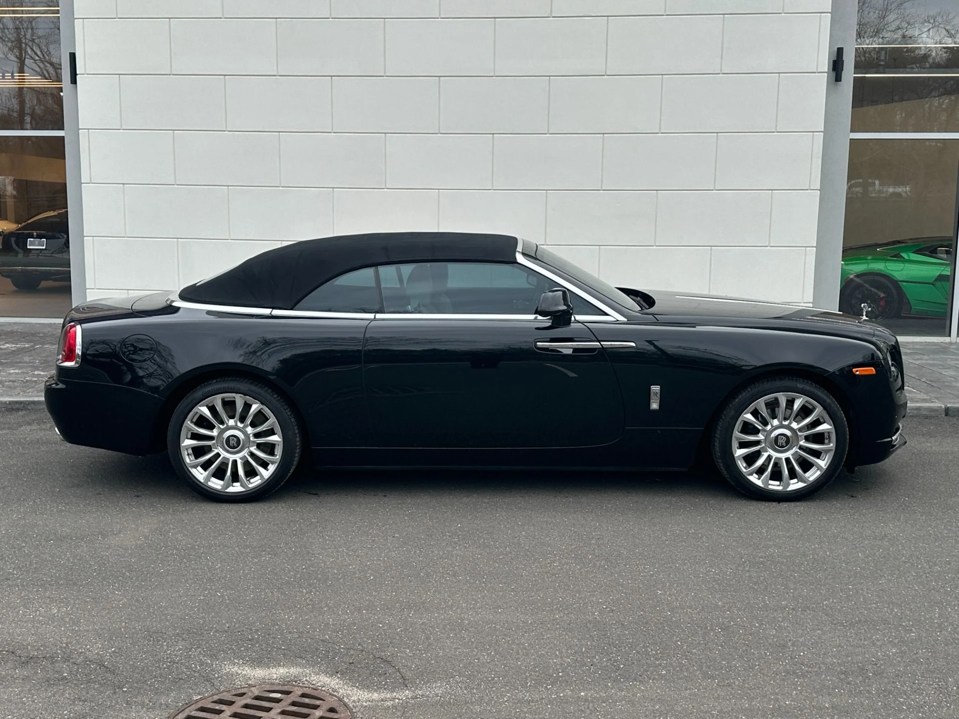 mph017_331690180_Used_2018_Rolls_Royce_Dawn_1773697552_1a8d090475