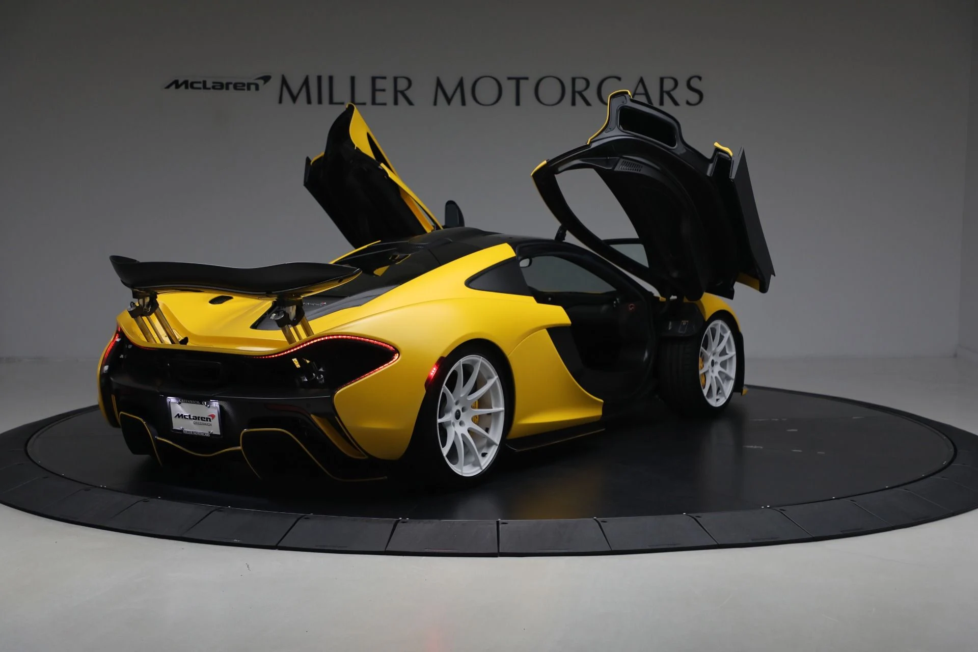 mph017_3326467298_Used_2015_Mc_Laren_P1_22cd9b6e87