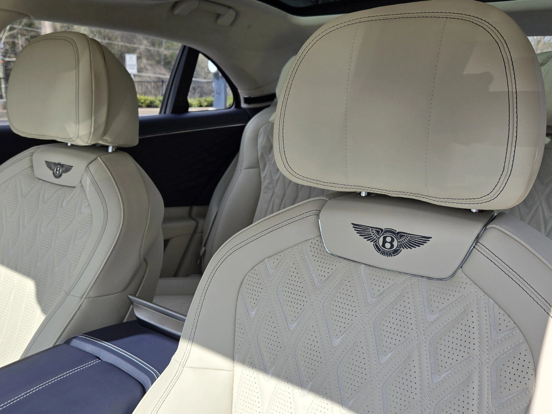 mph017_3330873383_5771effc714531e45db467f337c42b36x_7d525e29eb