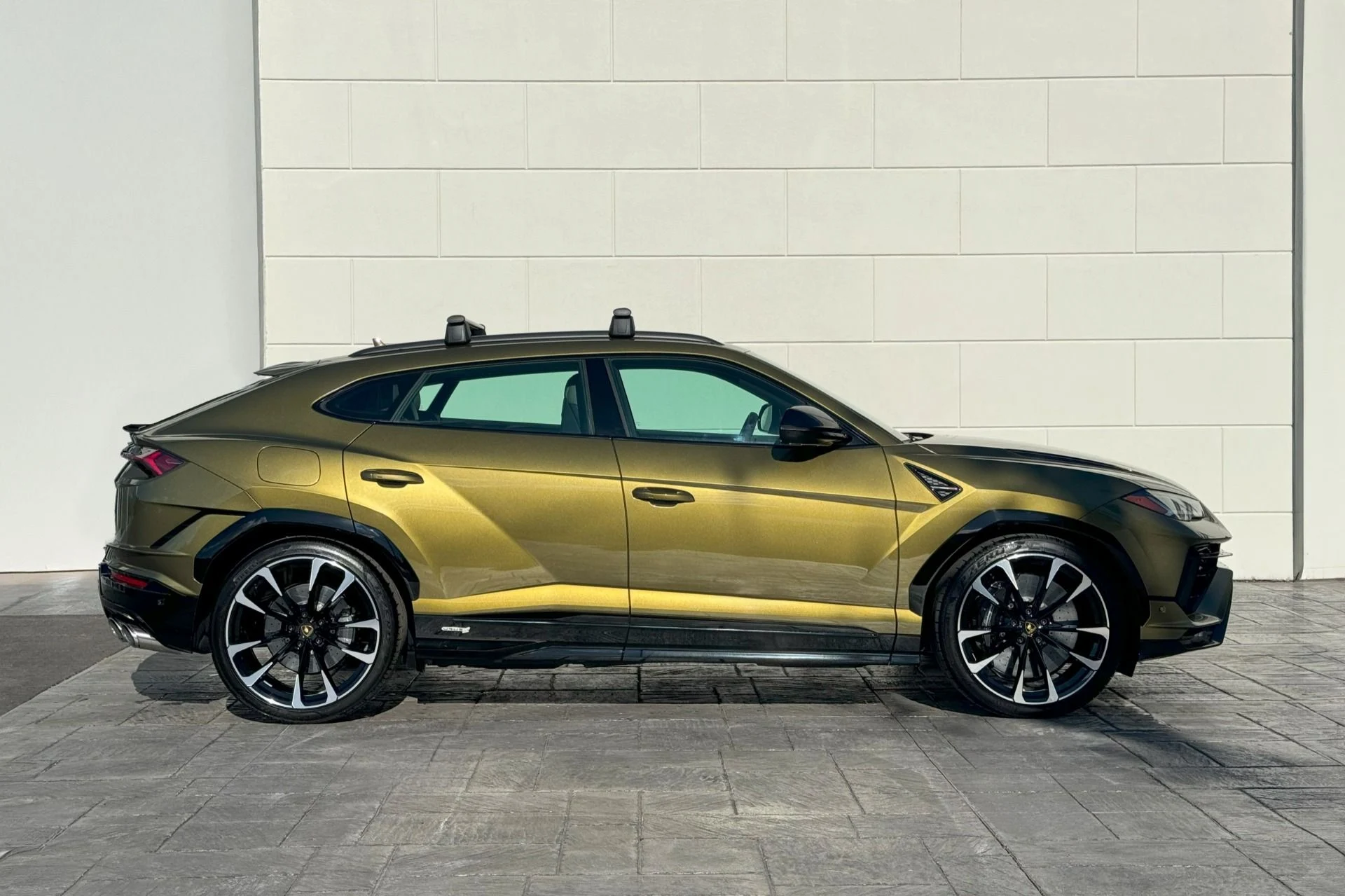 mph017_3332556596_Used_2024_Lamborghini_Urus_S_1738172756_eb233aaa17