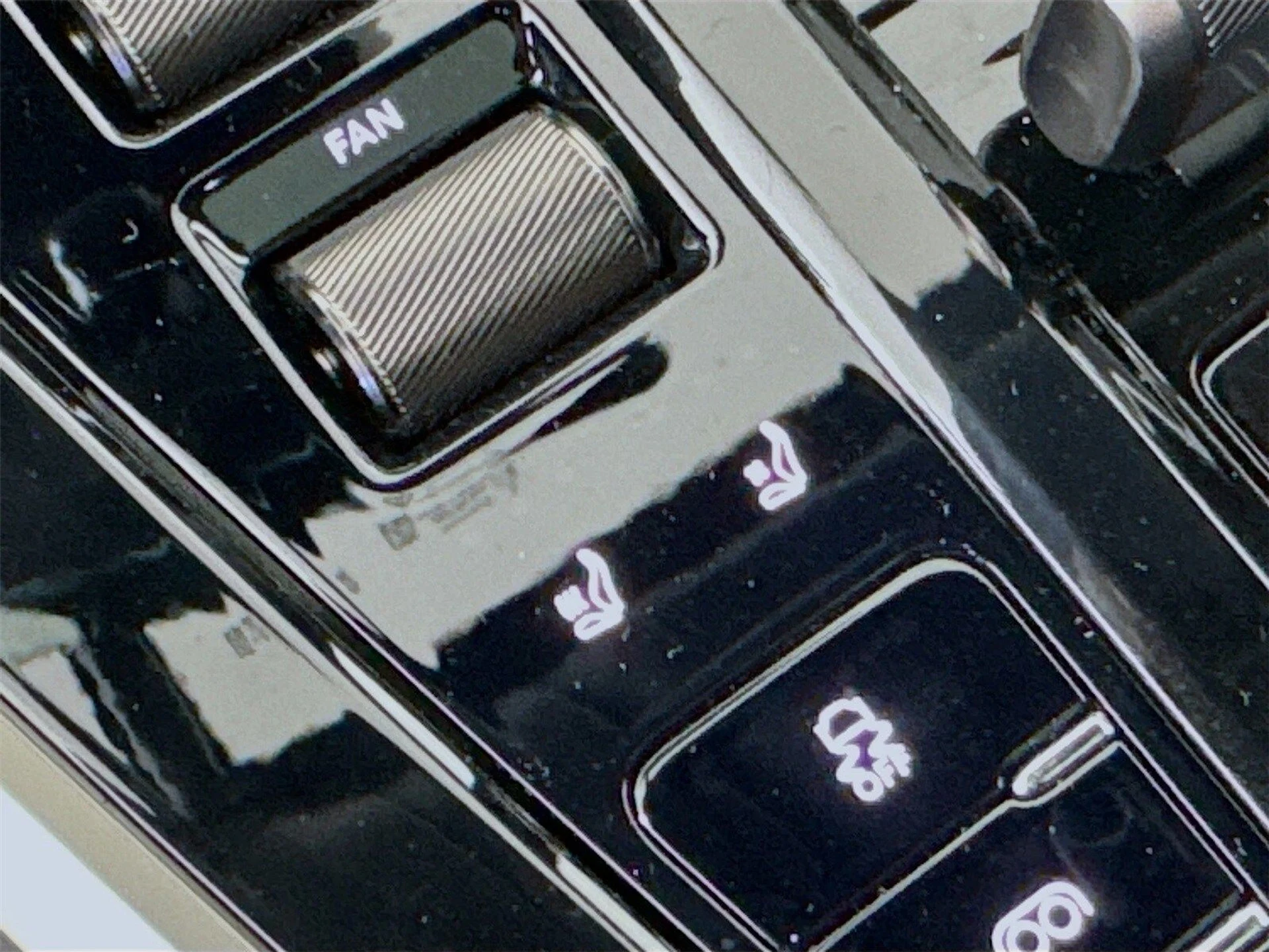 mph017_3333770355_3d5eedc373e1e12753bbfbb59fd3f649x_72215033ae