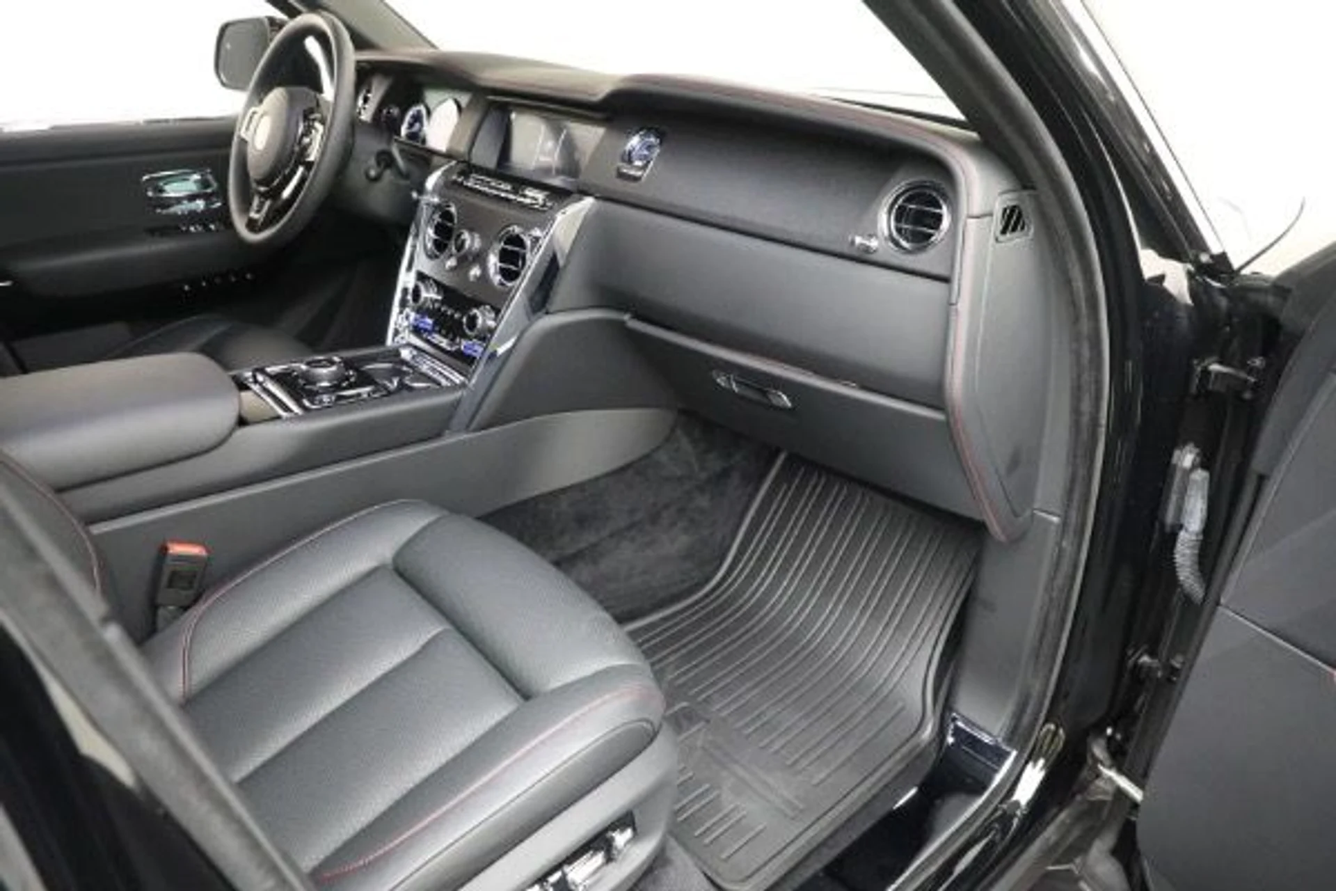 mph017_3335322019_Used_2021_Rolls_Royce_Cullinan_b67229905f