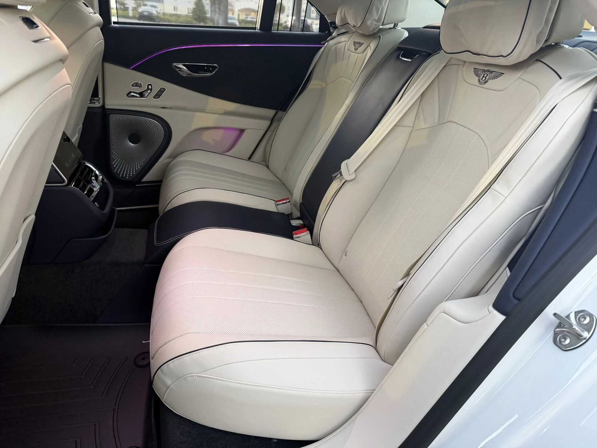 mph017_3339835850_05482ea62cde43fbad1a02c5fc0251e0_d257fa722b