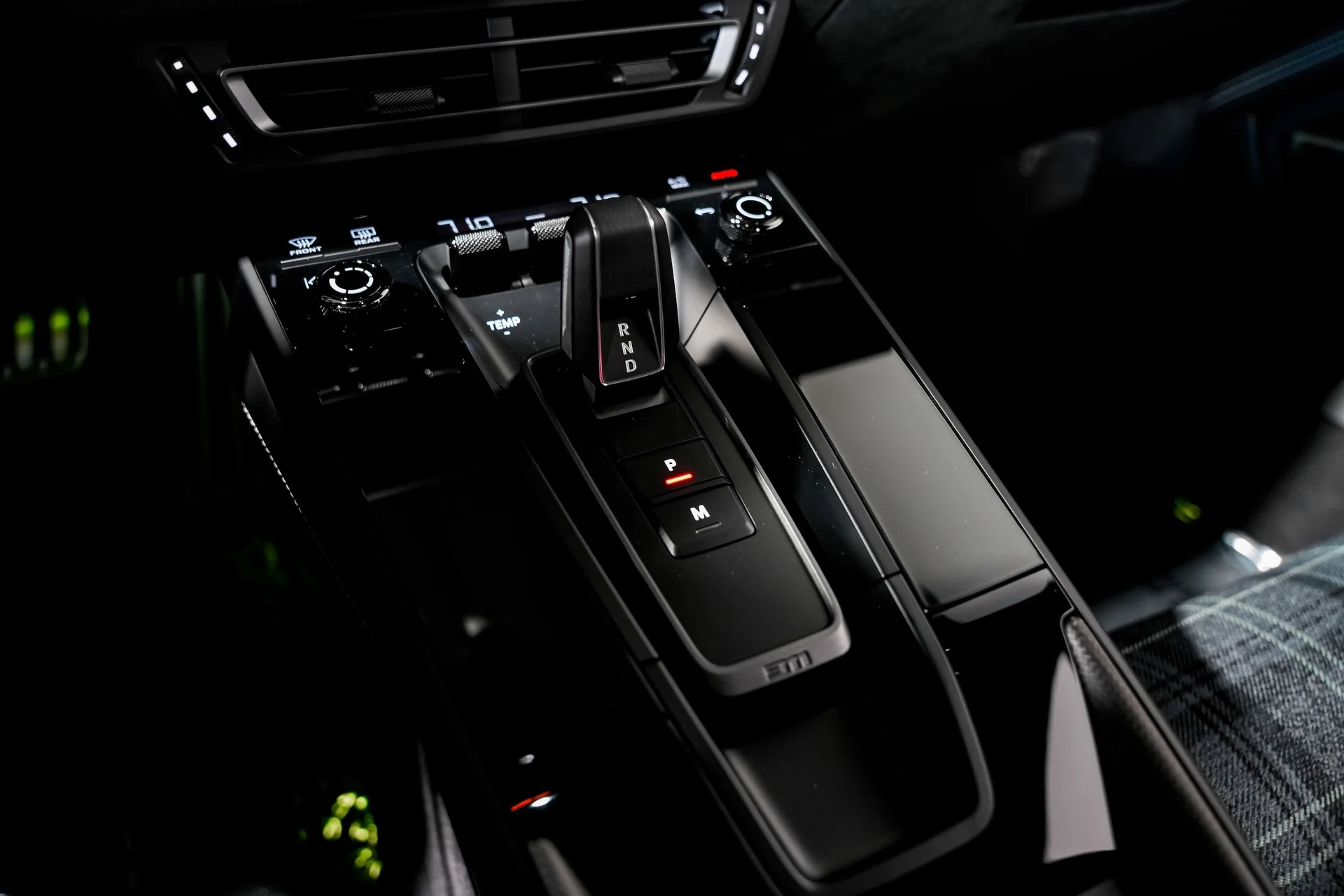 mph017_3347867027_e78b4fe0ab5f417cc37538b3c6ddcf6ax_98a7a69640