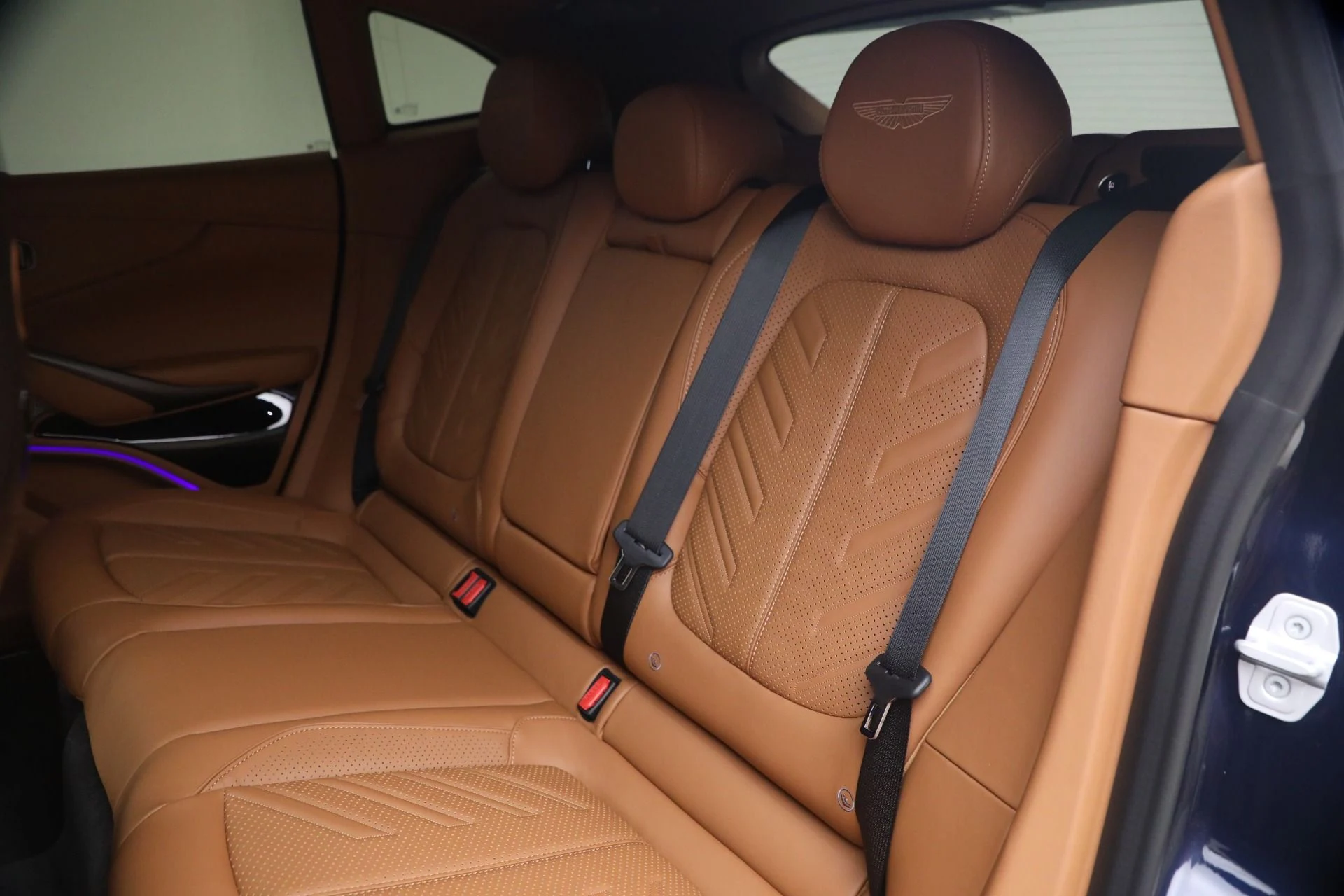 mph017_3352557346_New_2026_Aston_Martin_DBX_S_1792514624_eb9b168d24